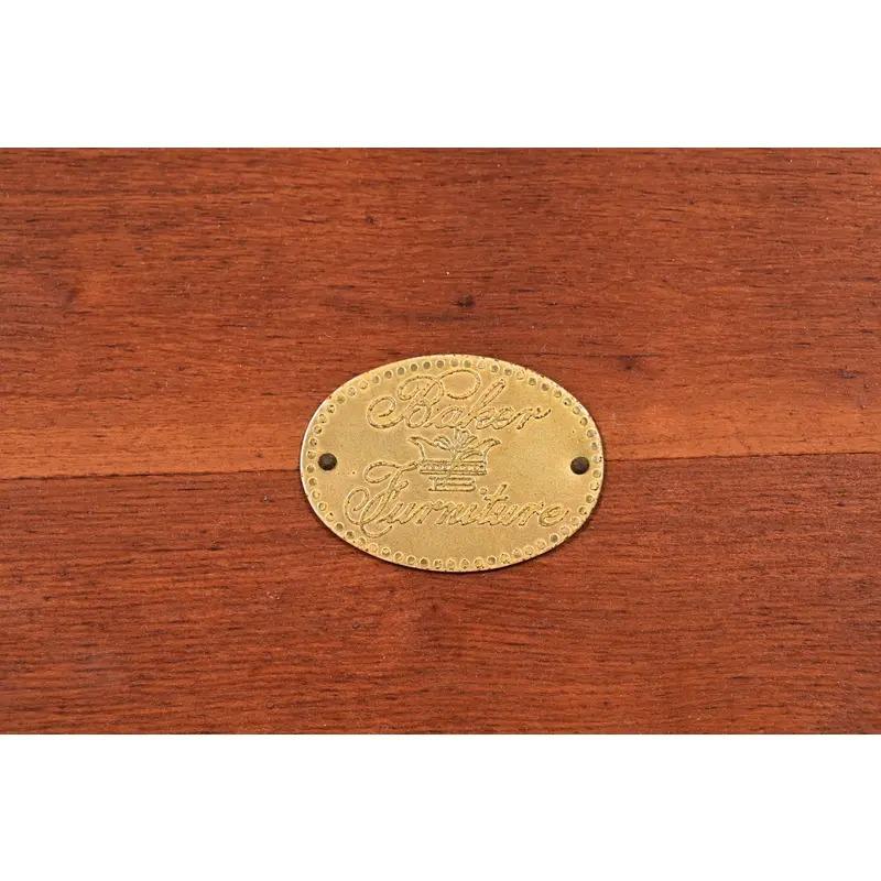 Tavolo da tè in radica di noce intagliato di Baker Furniture Queen Anne, CIRCA 1960 in vendita 5