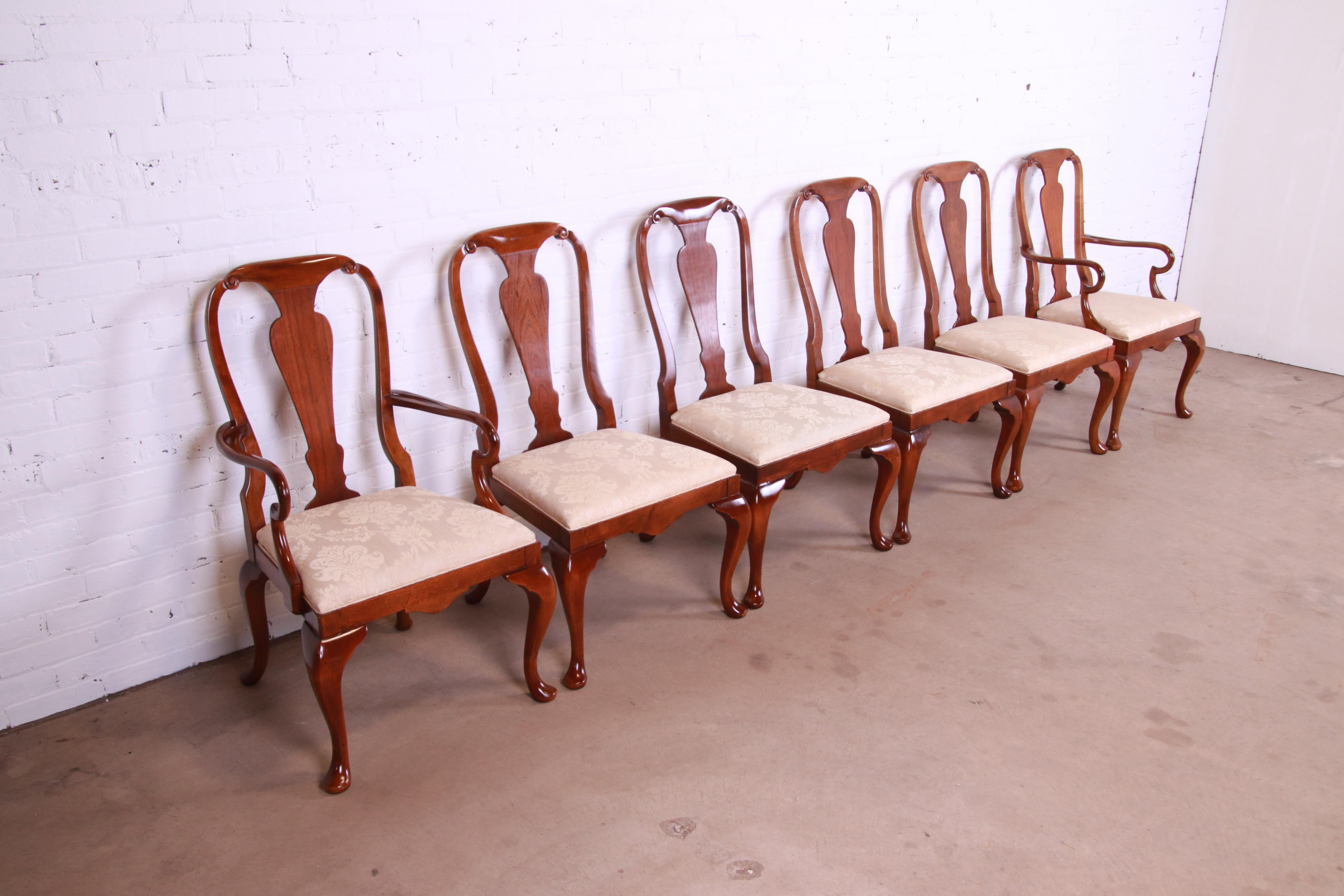 Baker Furniture Queen Anne Carved Mahogany Dining Chairs, Set of Six In Good Condition For Sale In South Bend, IN