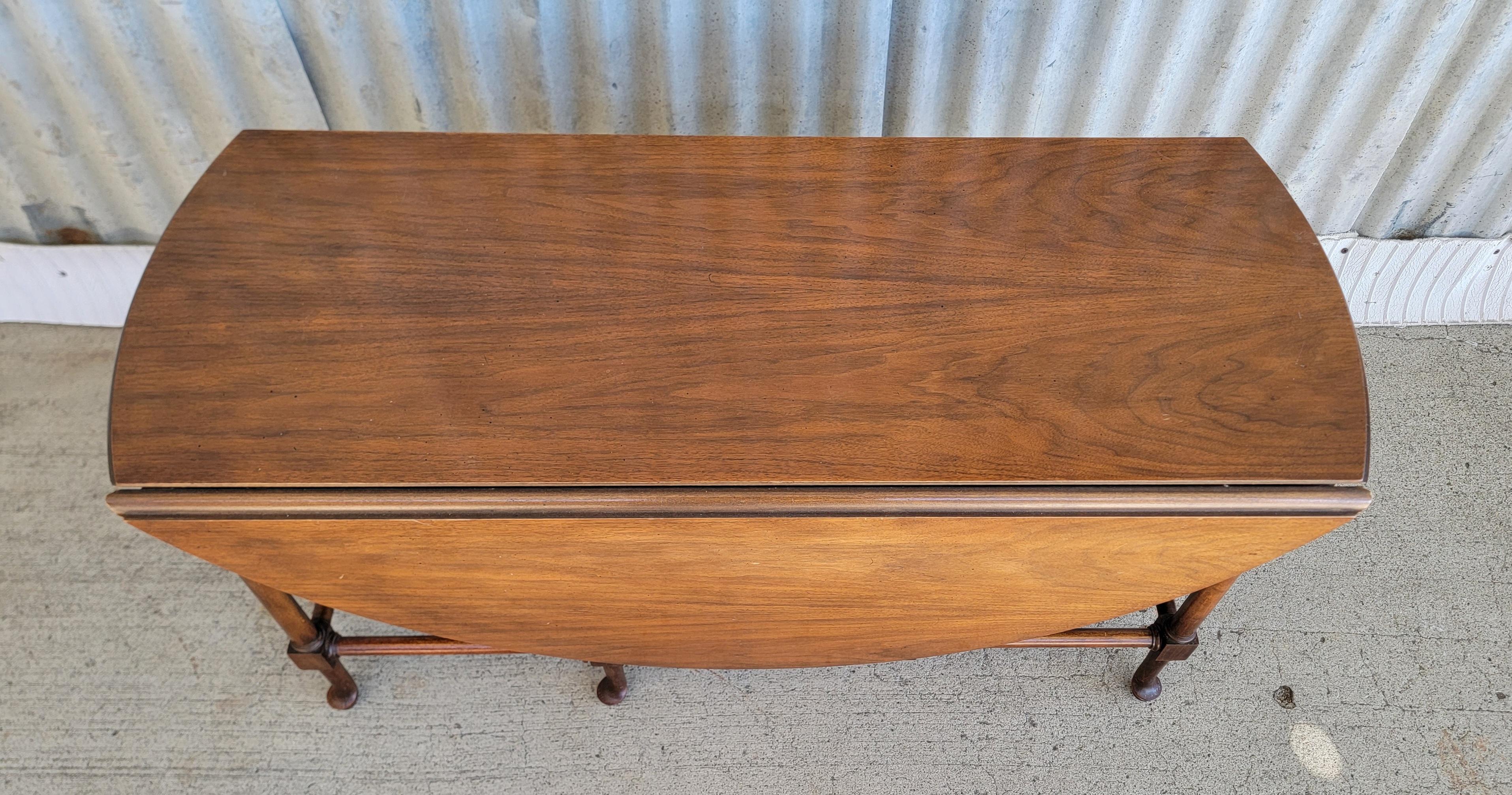 Baker Furniture Queen Anne Style Coffee Table In Good Condition In Fulton, CA