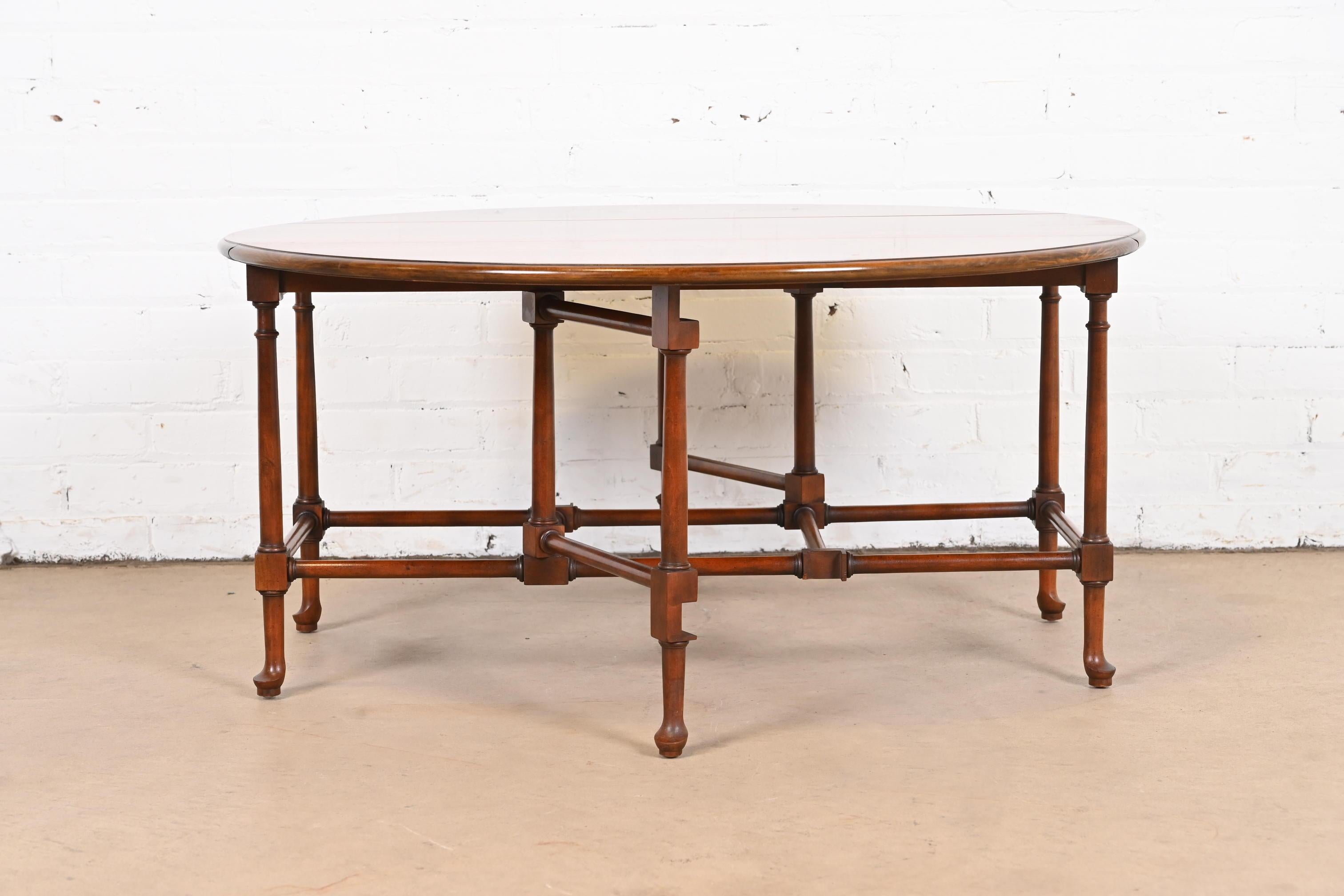 Baker Furniture Queen Anne Walnut Drop Leaf Coffee Table For Sale 5