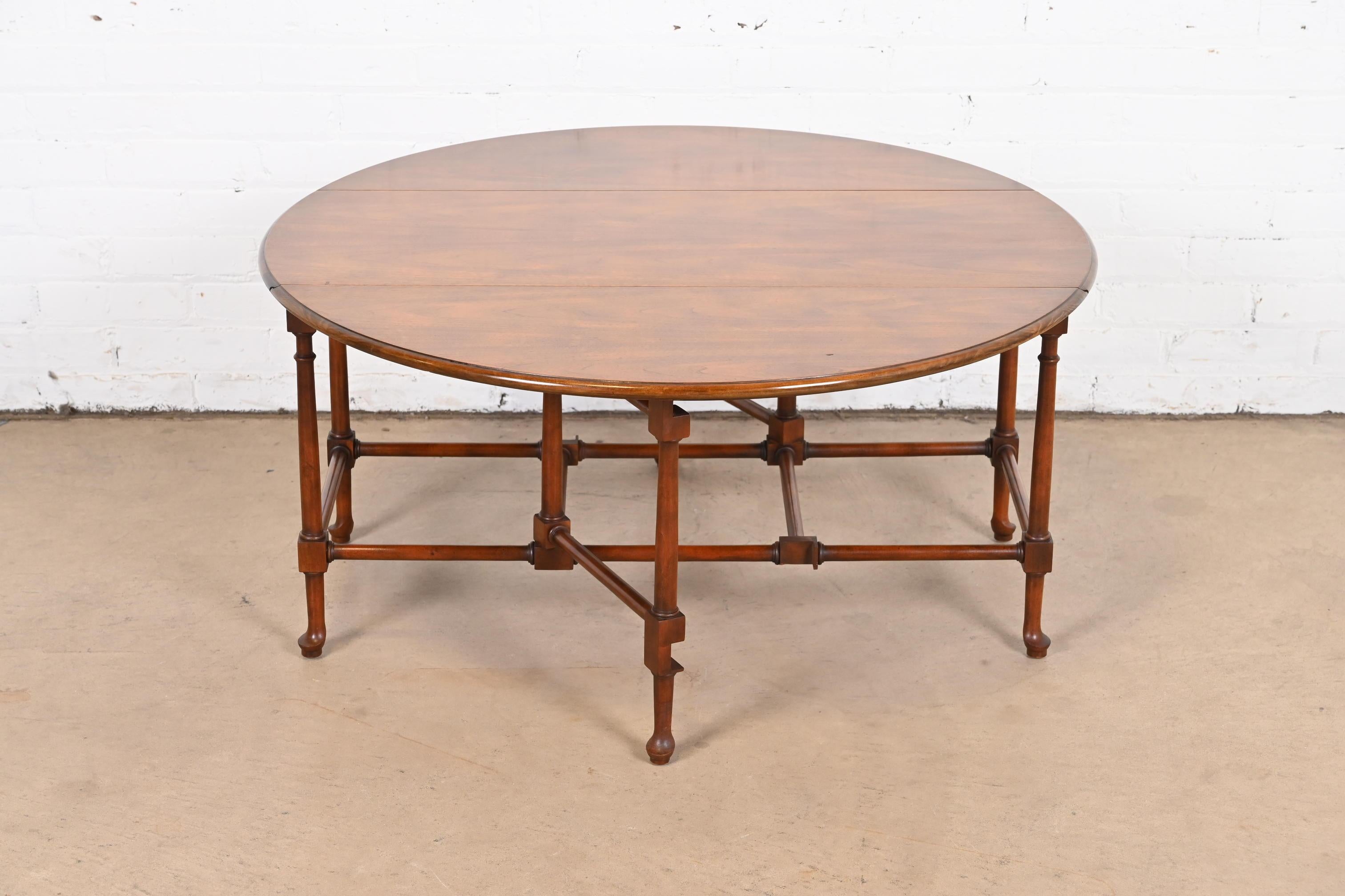 Baker Furniture Queen Anne Walnut Drop Leaf Coffee Table For Sale 6
