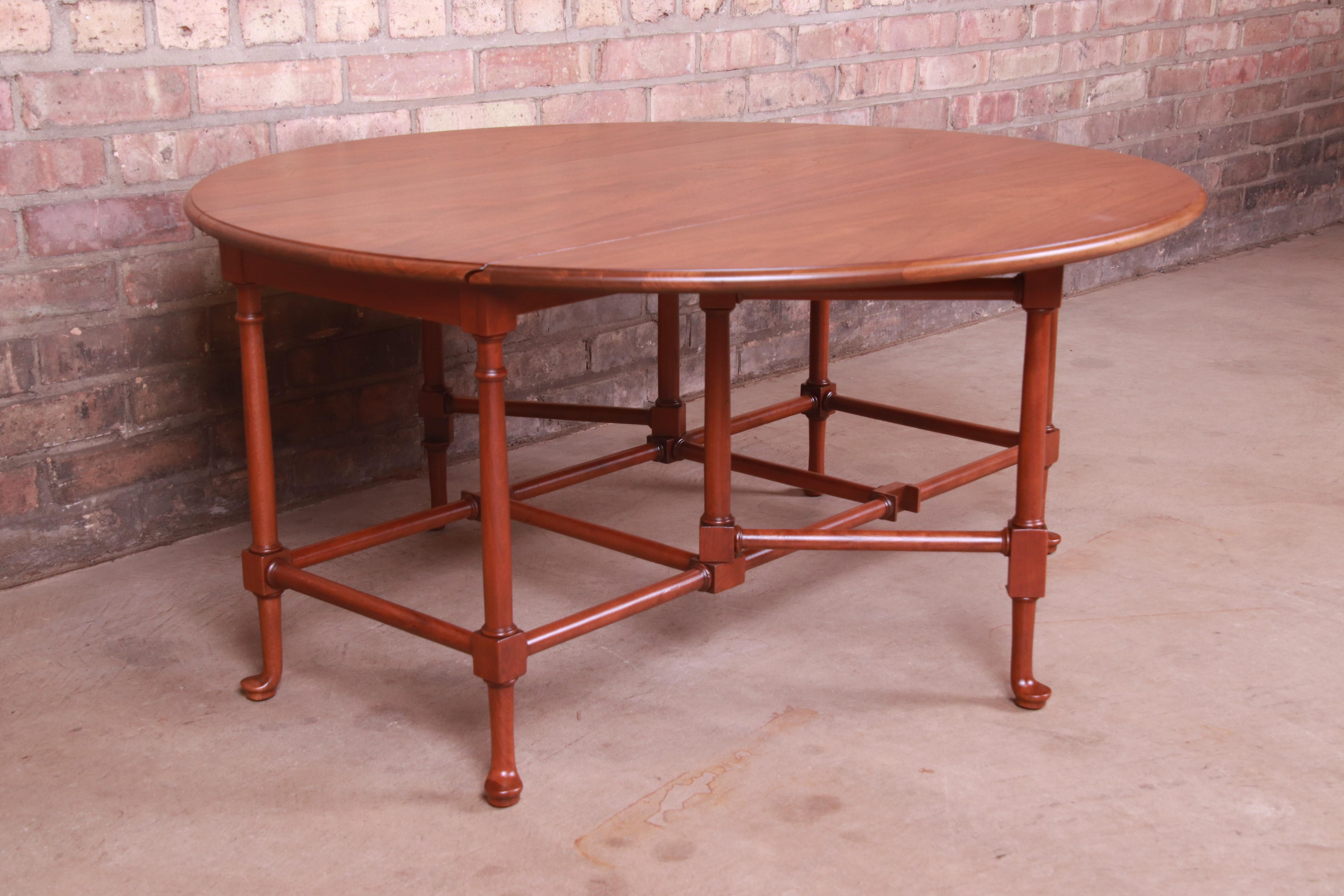 Baker Furniture Queen Anne Walnut Drop Leaf Coffee Table, Newly Refinished For Sale 4