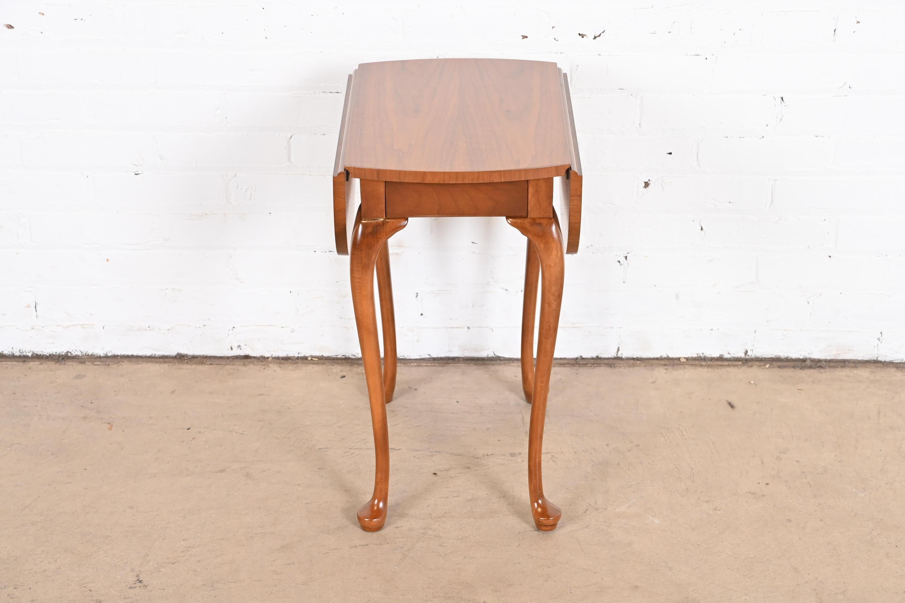 Baker Furniture Queen Anne Walnut Petite Drop Leaf Tea Table, Newly Refinished For Sale 4
