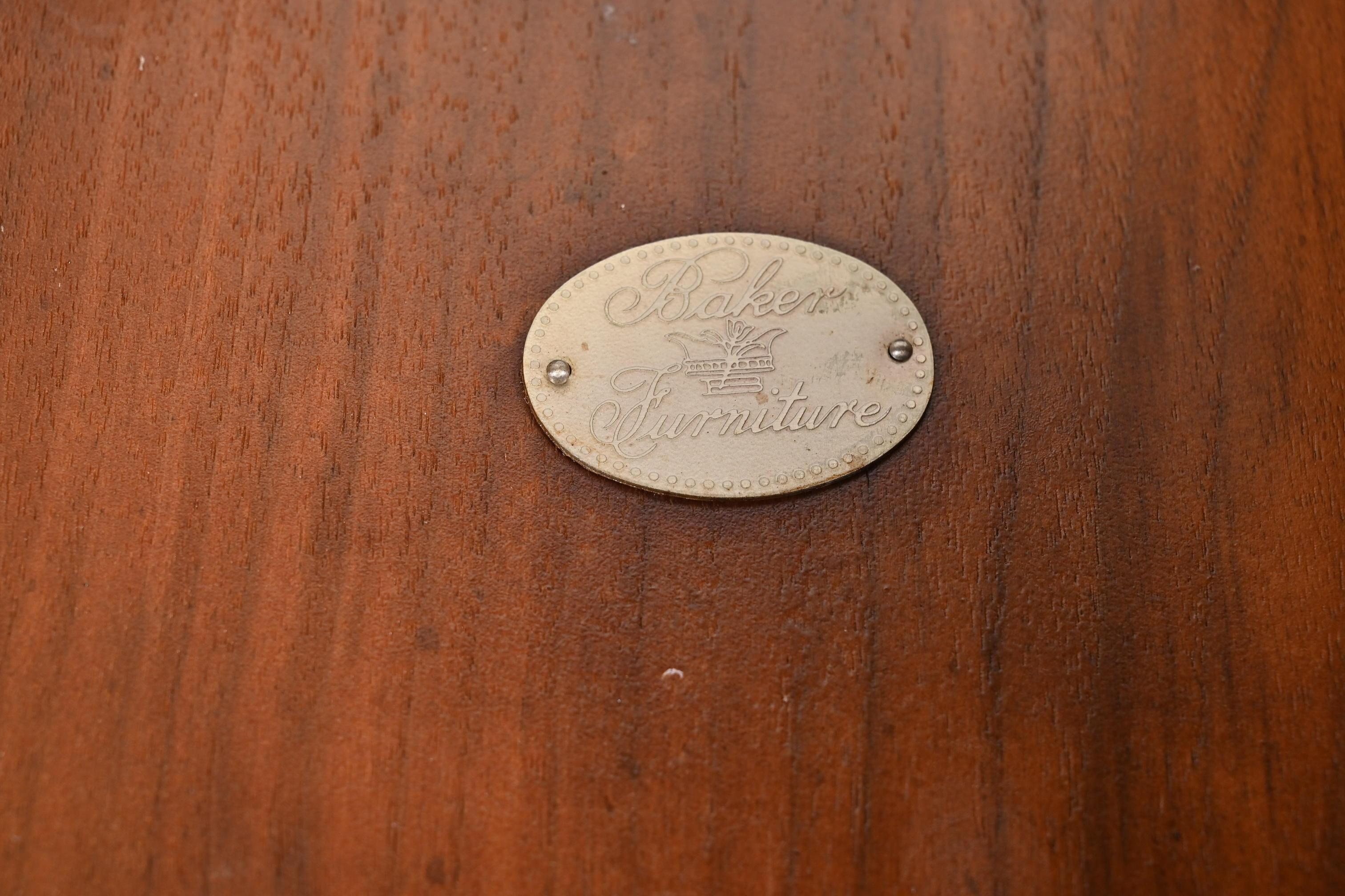 Baker Furniture Queen Anne Walnut Petite Drop Leaf Tea Table, Newly Refinished For Sale 13