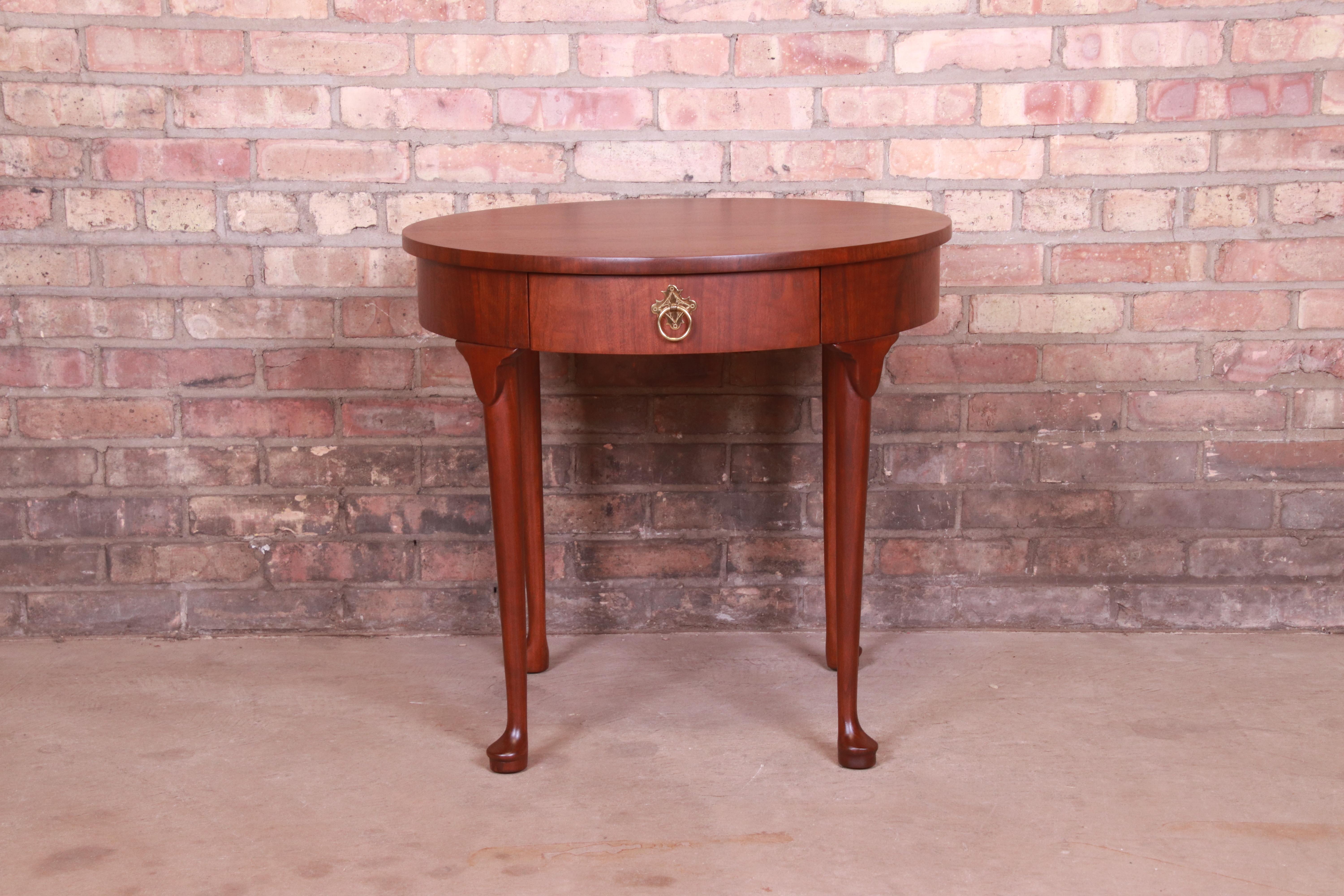 Baker Furniture Queen Anne Walnut Tea Table, Newly Refinished In Good Condition For Sale In South Bend, IN