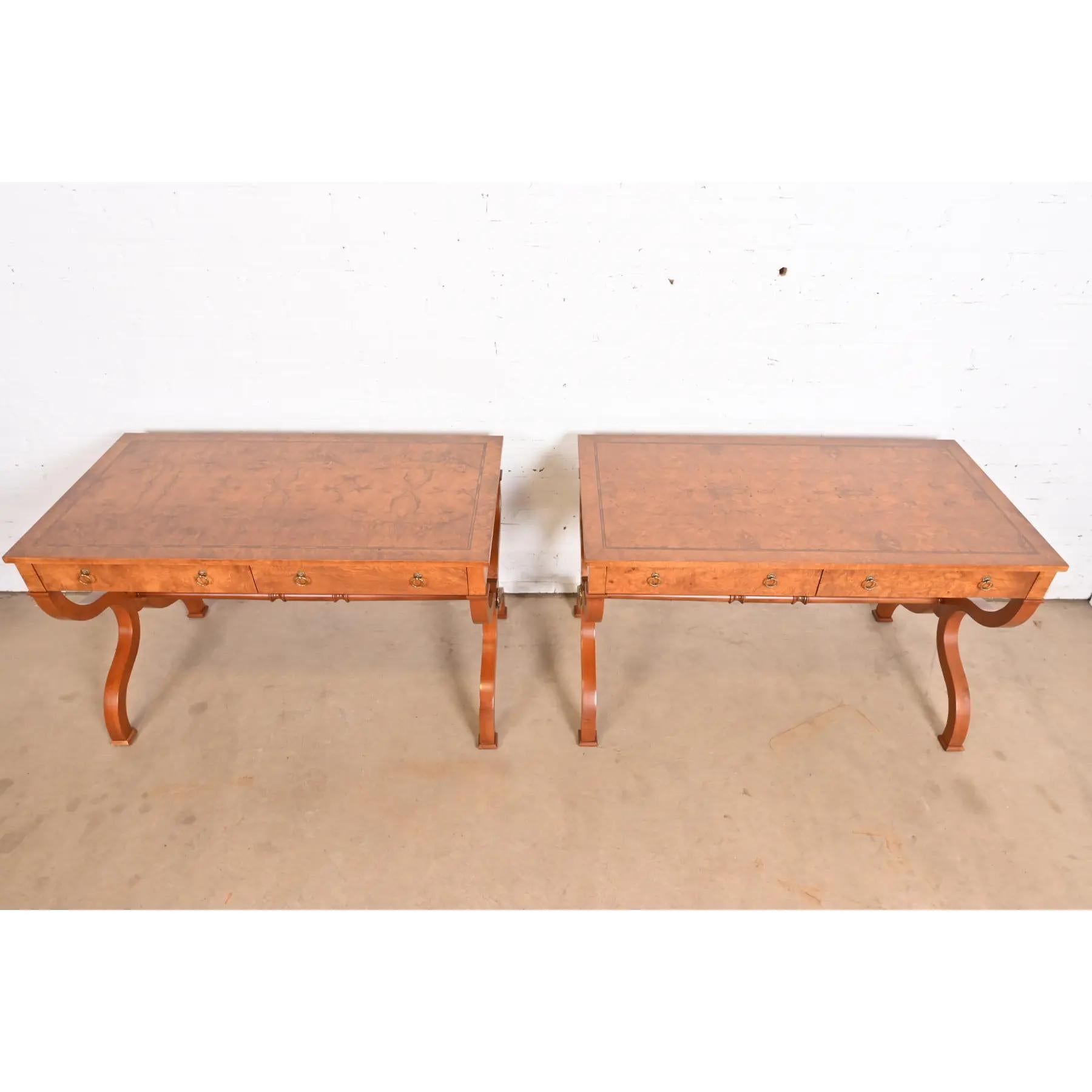 Baker Furniture Escritorios o Mesas de Biblioteca de Madera de Burl de la Regencia, Reacabados en venta 3