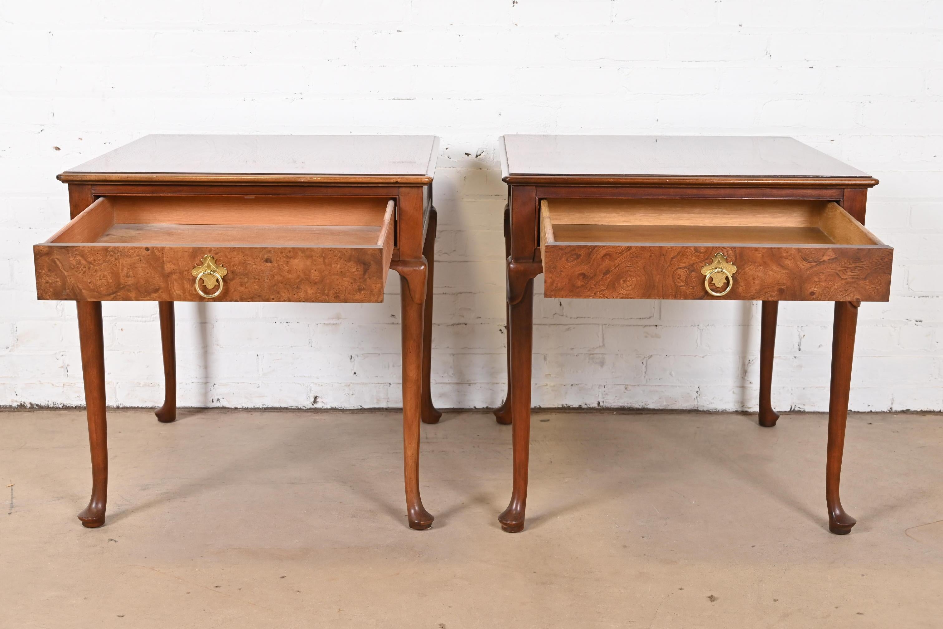 Baker Furniture Regency Burled Walnut Nightstands or Side Tables, Pair For Sale 2