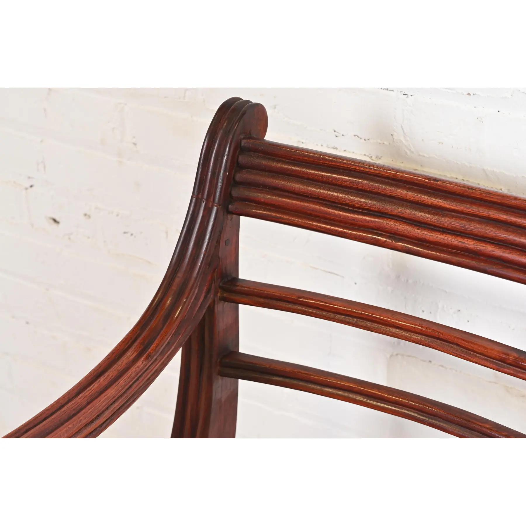 Baker Furniture Regency geschnitzter Mahagoni-Sessel oder Beistellstuhl im Angebot 2