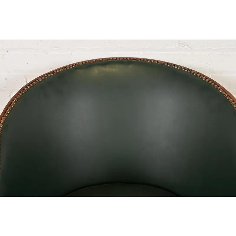 Baker Furniture Regency - Sedie da salotto in pelle di mogano intagliata, set di sei persone in vendita 1