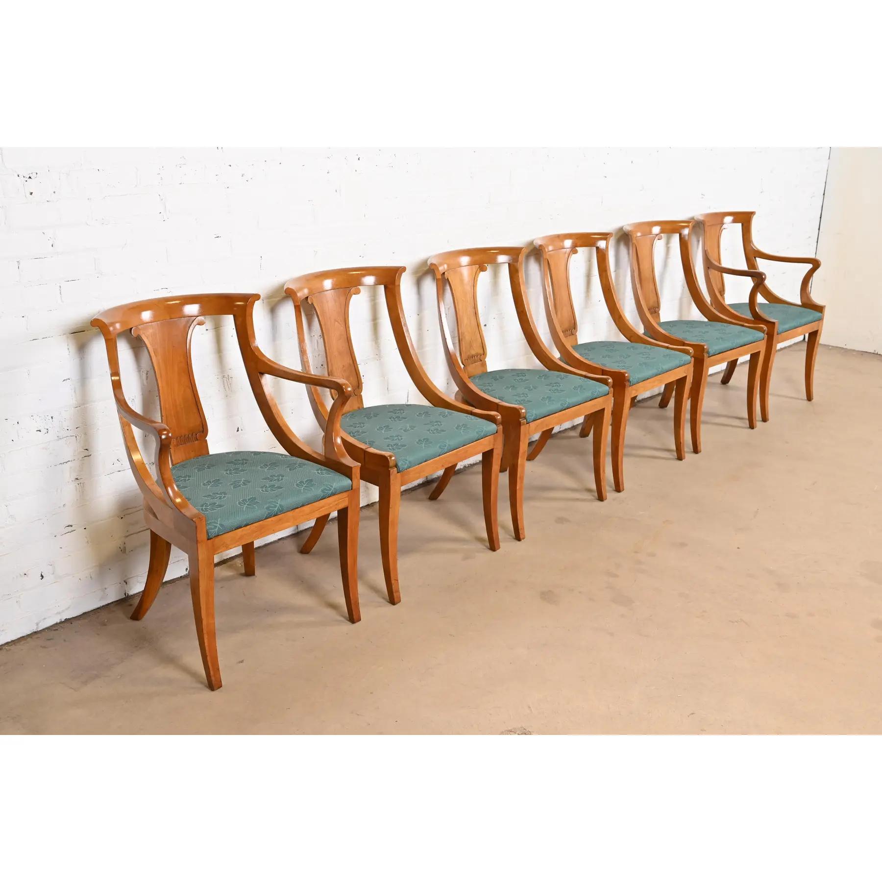 Baker Furniture Regency Klismos Kirschbaumholz-Esszimmerstühle, Sechser-Set im Zustand „Gut“ im Angebot in South Bend, IN