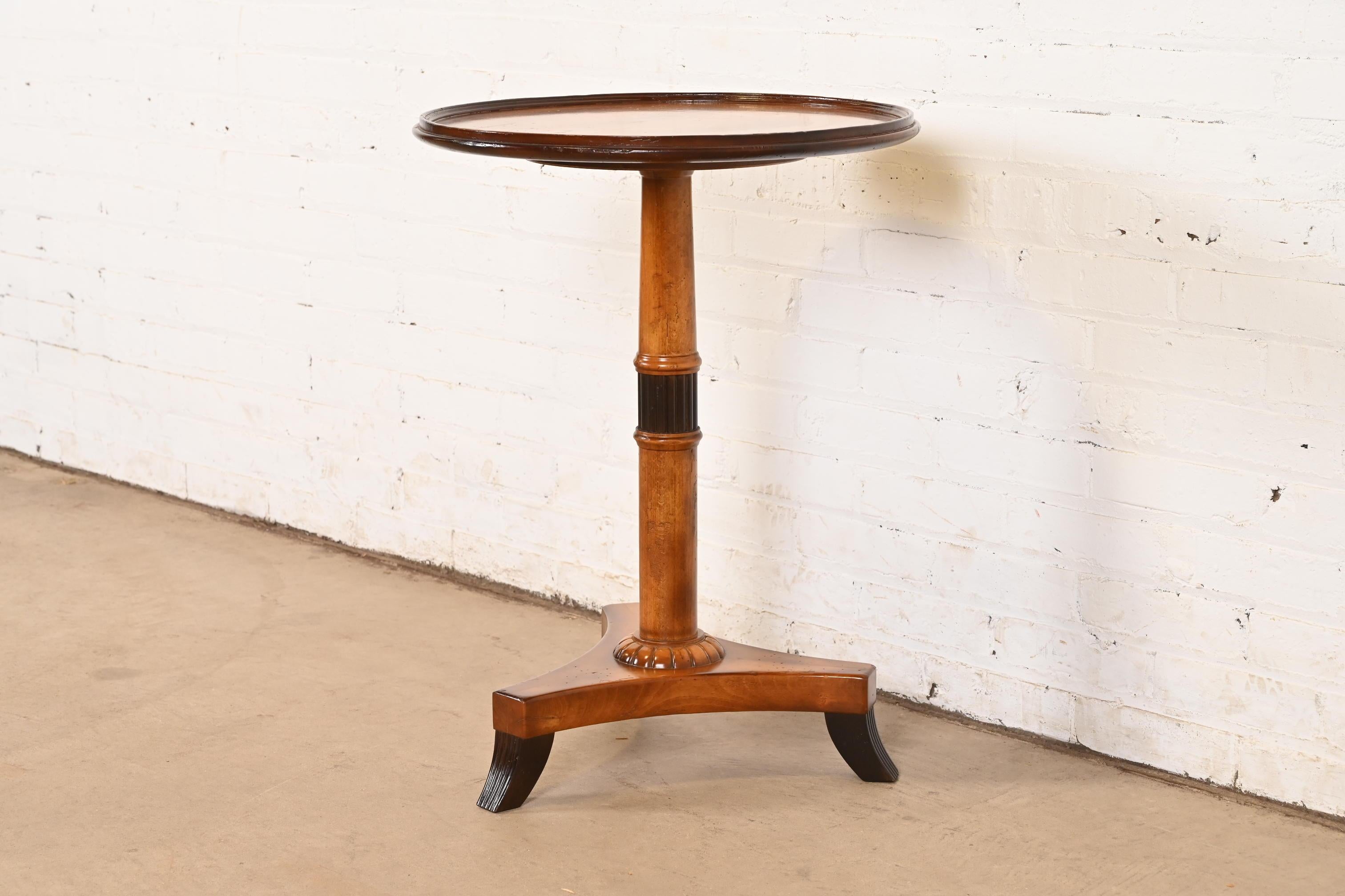 20th Century Baker Furniture Regency Pedestal Side Table For Sale