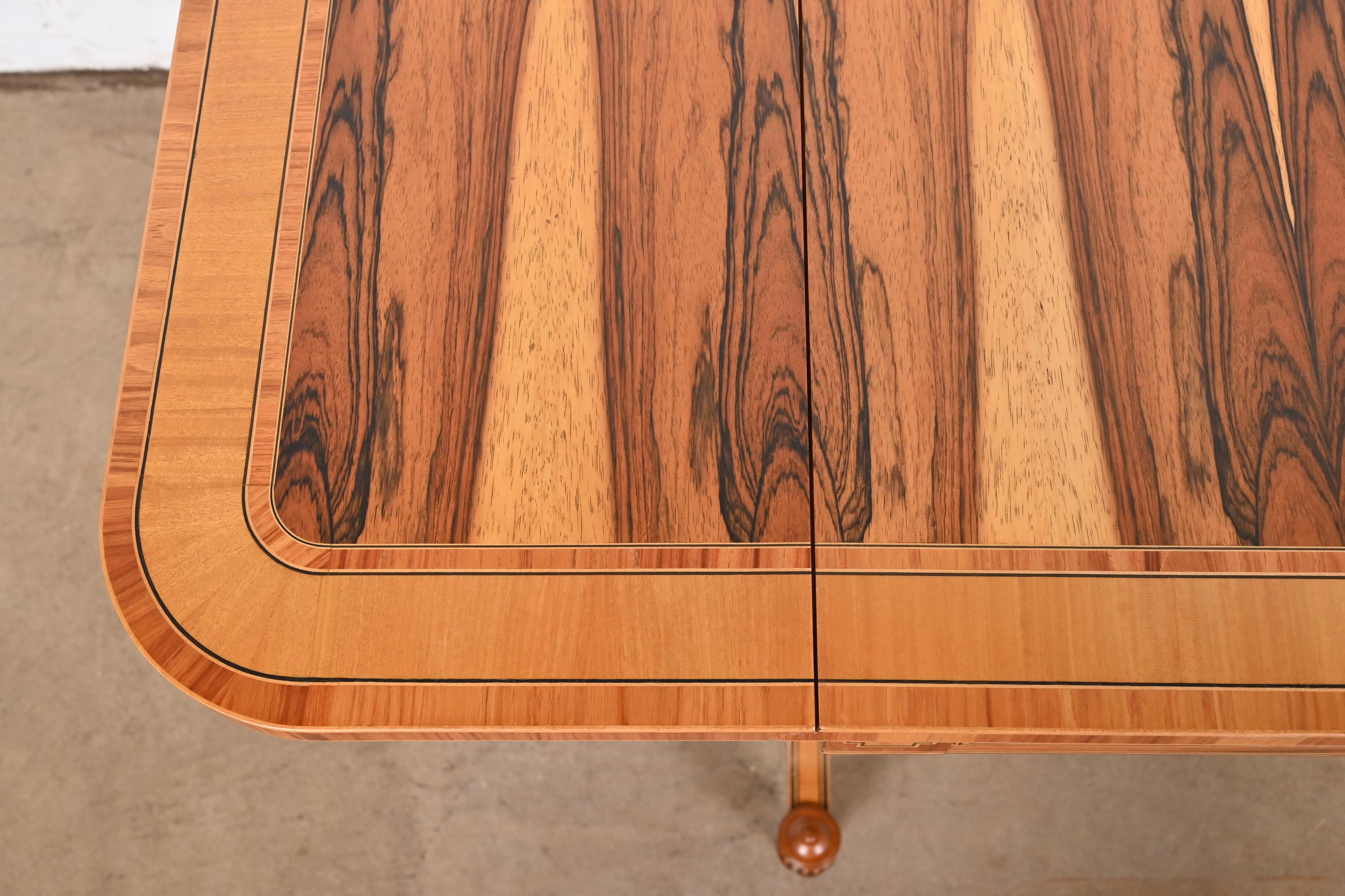 Baker Furniture Regency-Schreibtisch oder Konsole aus Rosenholz mit klappbaren Blättern, neu lackiert im Angebot 8