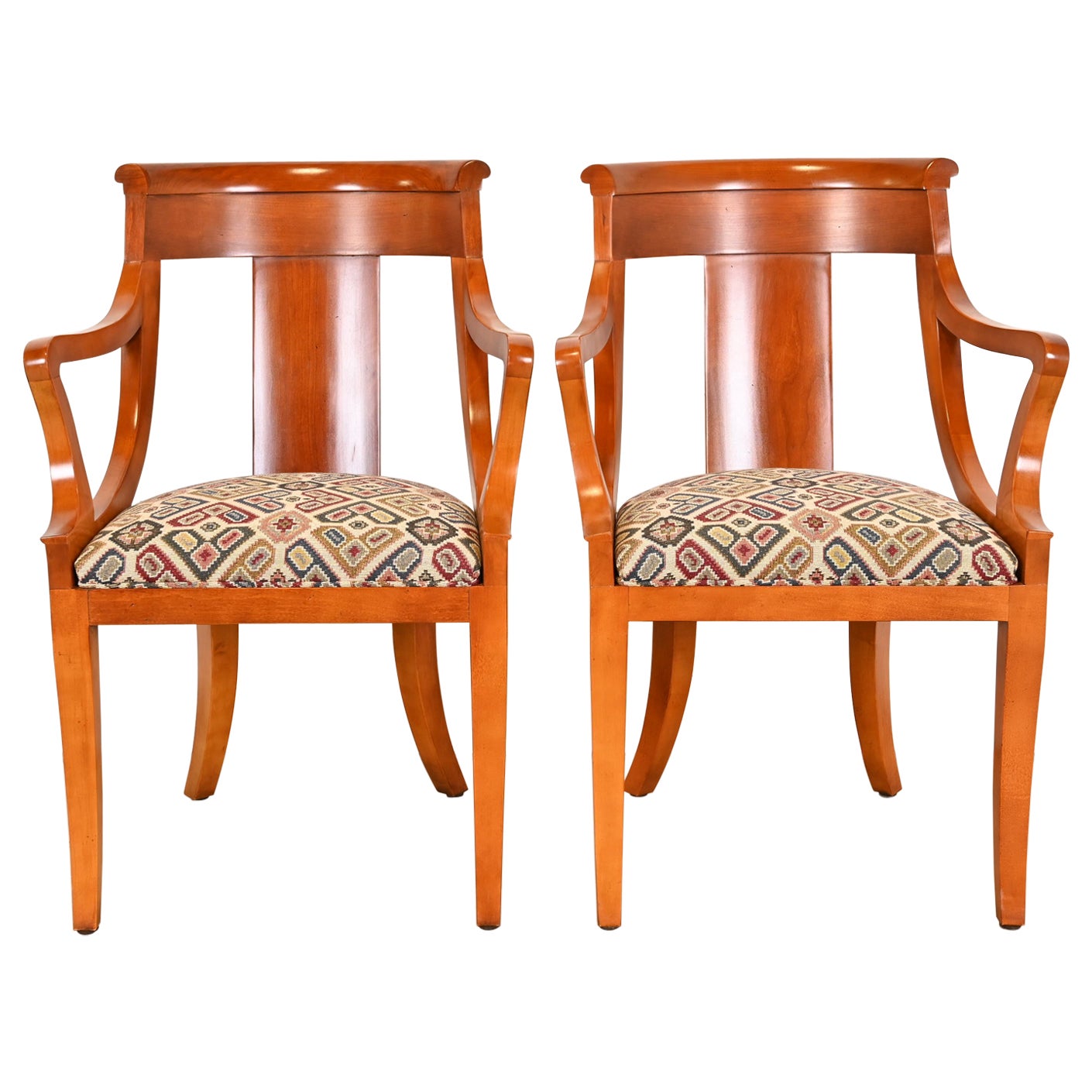 Baker Furniture Sillones de madera maciza de cerezo Regency, Pareja en venta