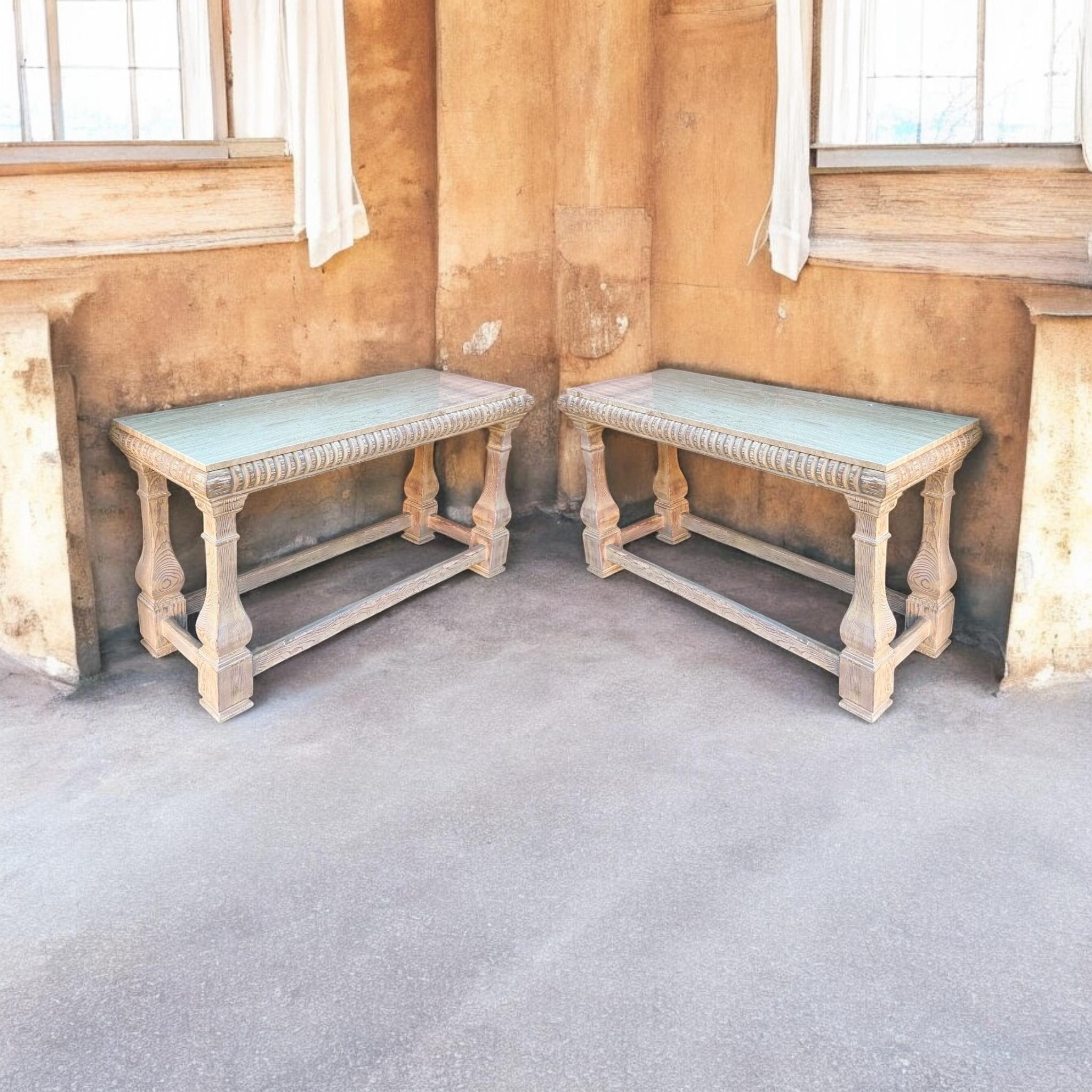 Tavolini da salotto con piano in marmo cerato in stile francese rustico di Baker Furniture - Coppia In condizioni buone in vendita a Kennesaw, GA
