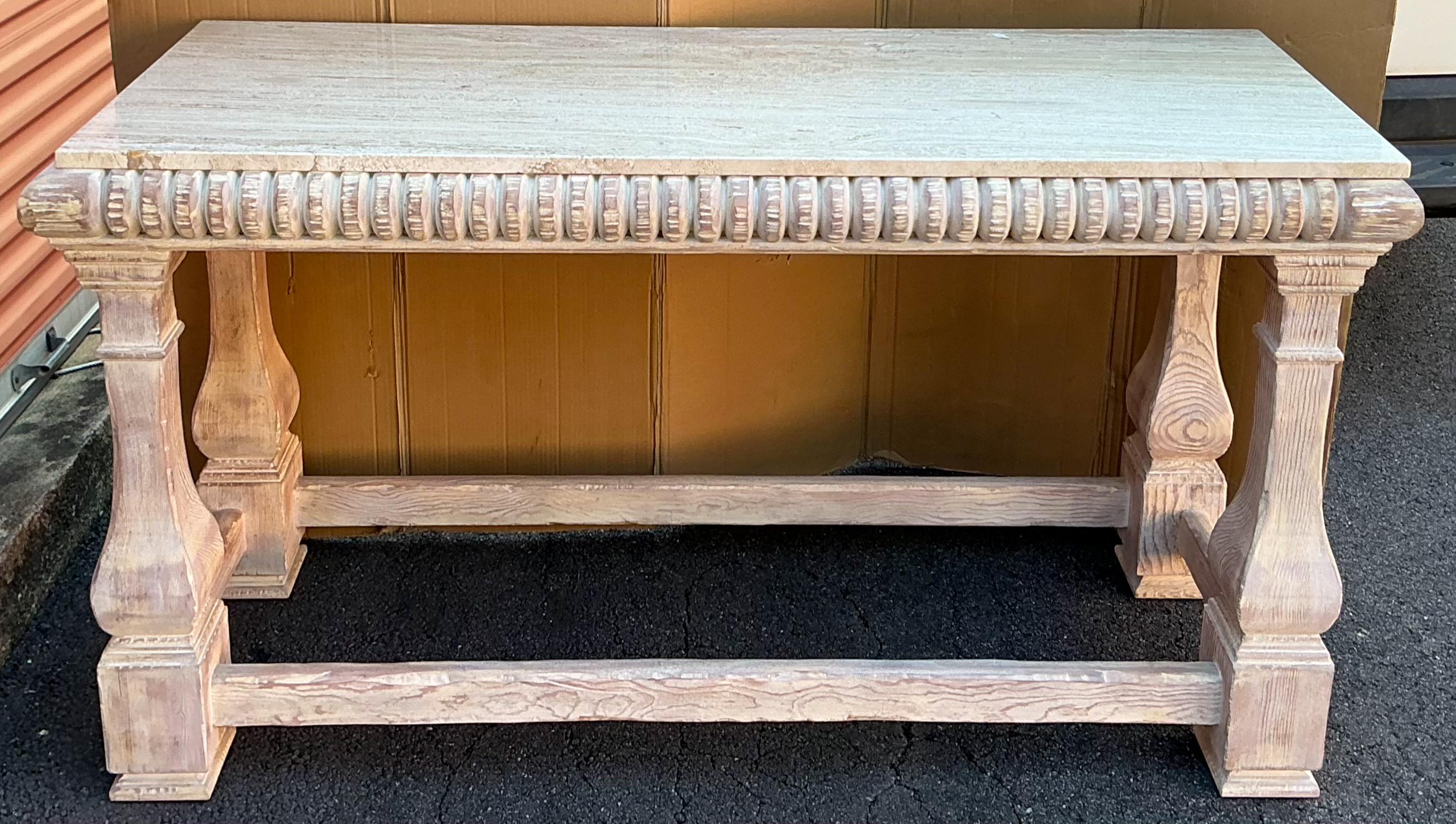 Marmo Tavolini da salotto con piano in marmo cerato in stile francese rustico di Baker Furniture - Coppia in vendita