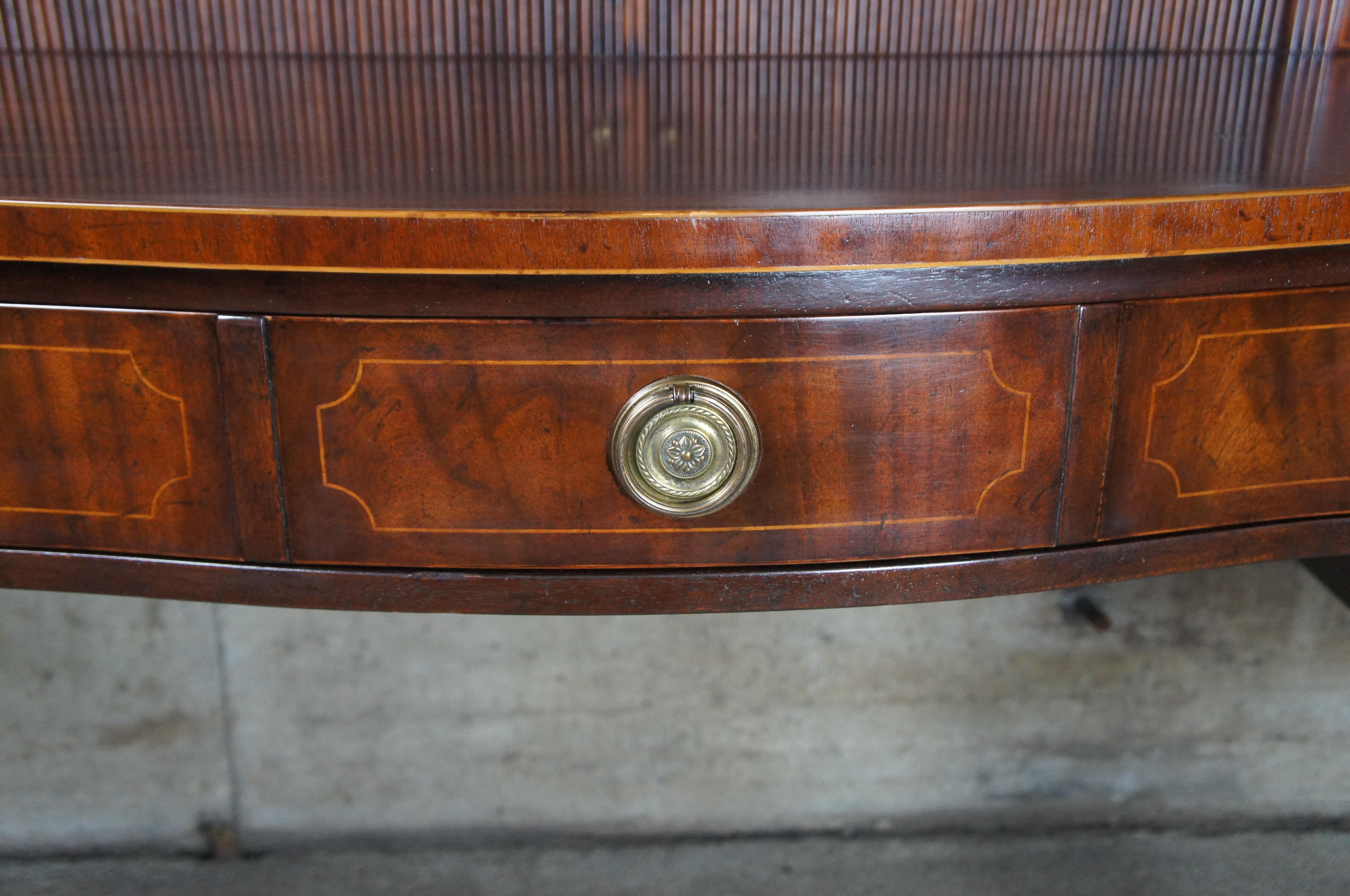 Baker Furniture Sheraton Style Mahogany Serpentine Sideboard Buffet Hepplewhite In Good Condition In Dayton, OH