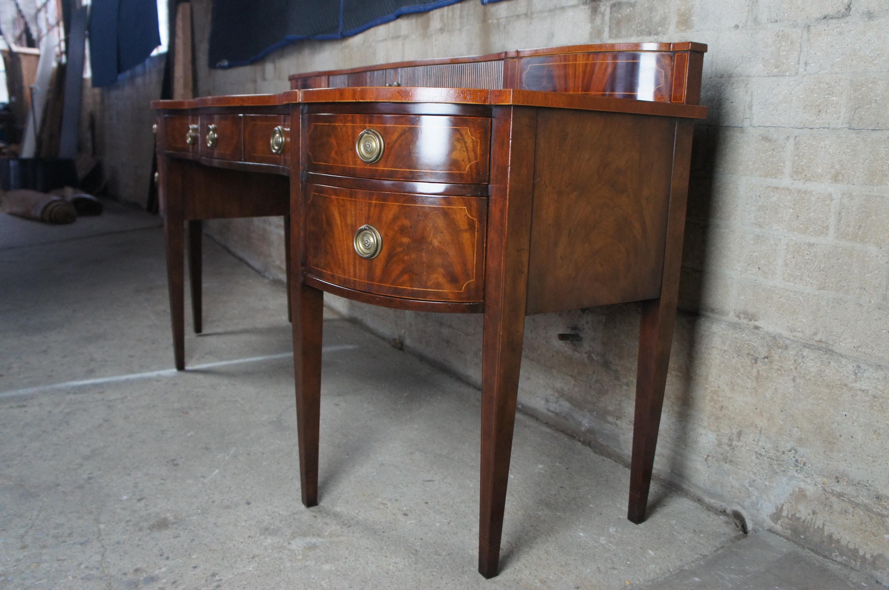 20th Century Baker Furniture Sheraton Style Mahogany Serpentine Sideboard Buffet Hepplewhite