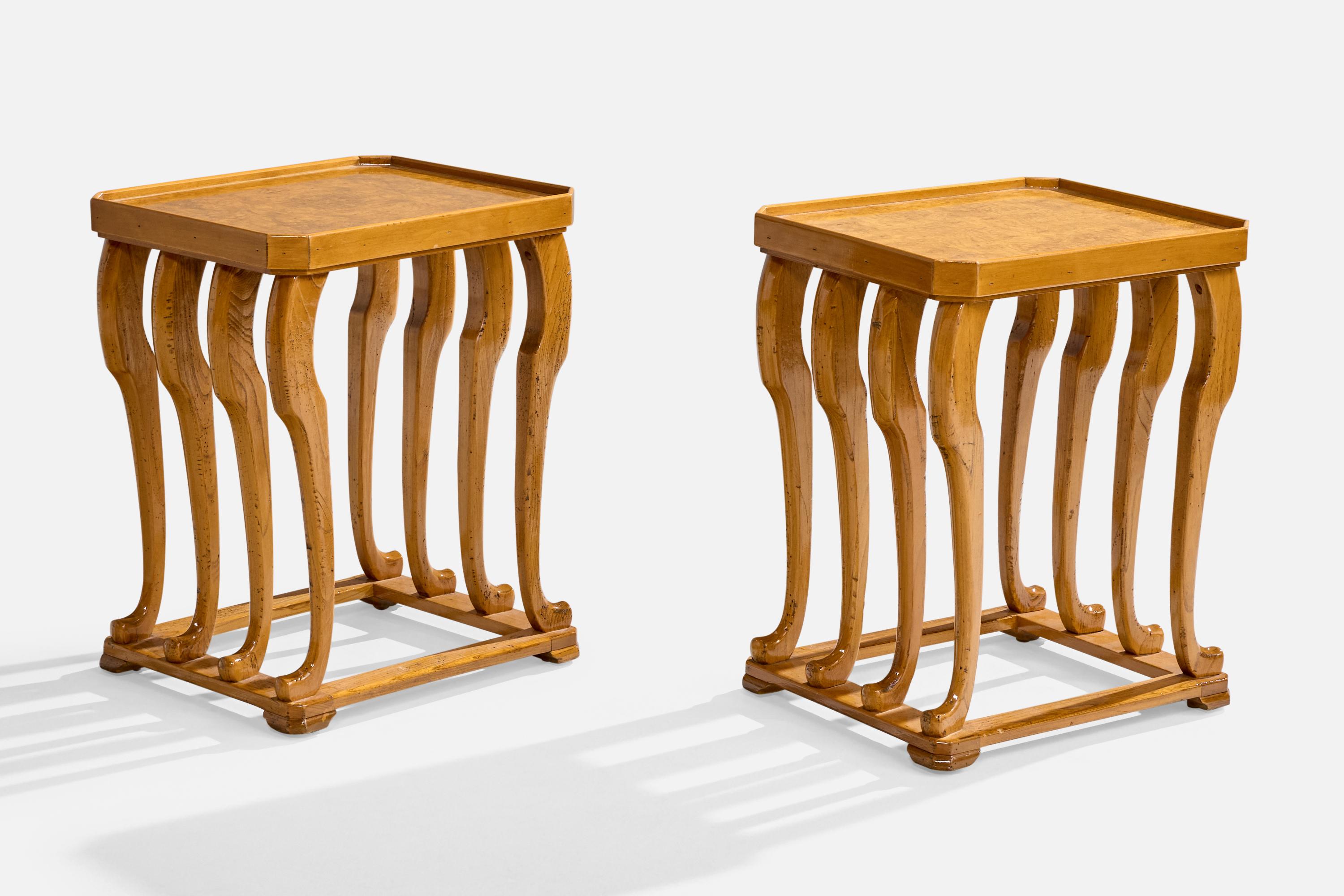 Pareja de mesas auxiliares de madera diseñadas y fabricadas en EE.UU., c. 1980.

Dimensiones: 20,75