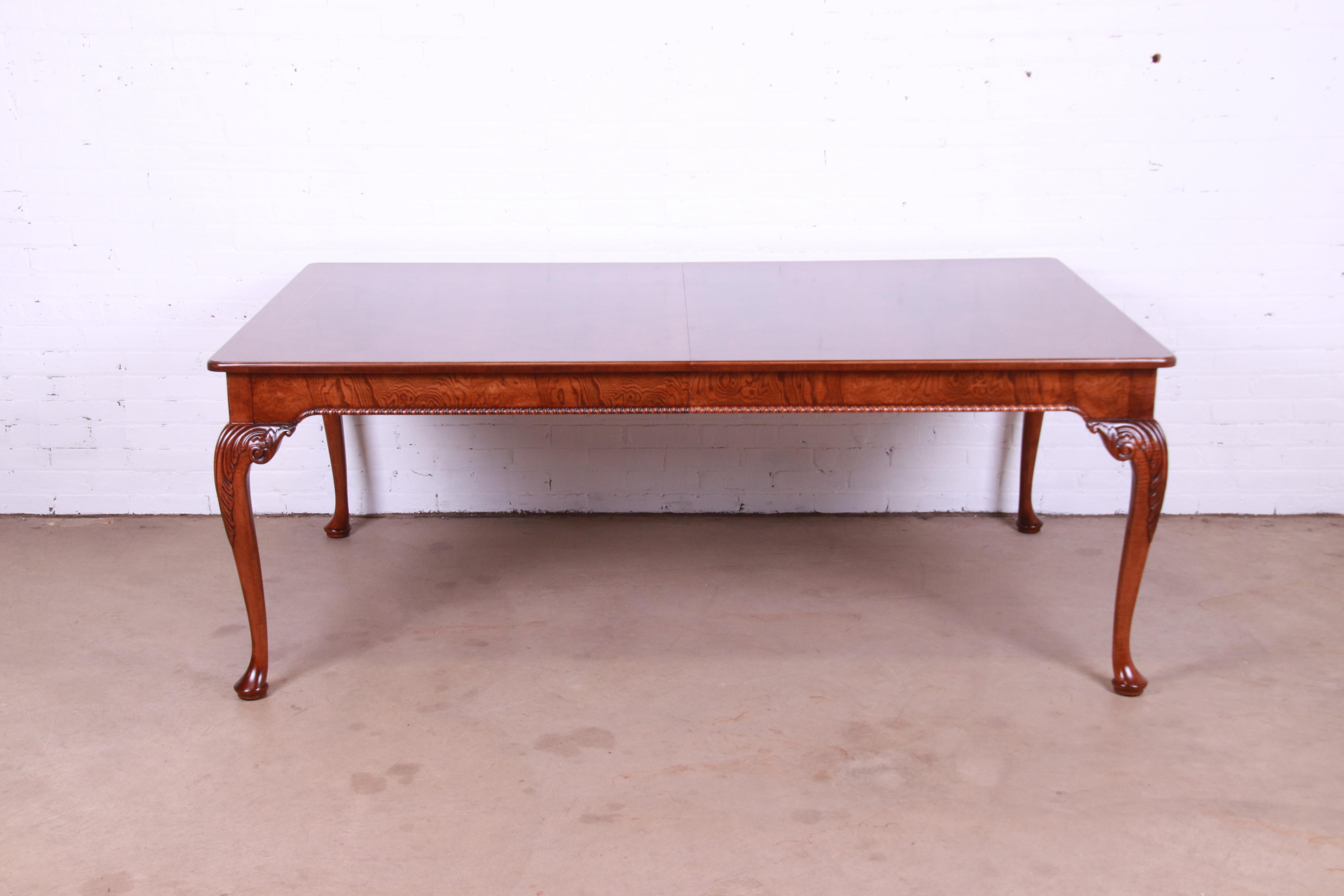 Baker Furniture Stately Homes Chippendale Burled Walnut Dining Table, Refinished For Sale 4