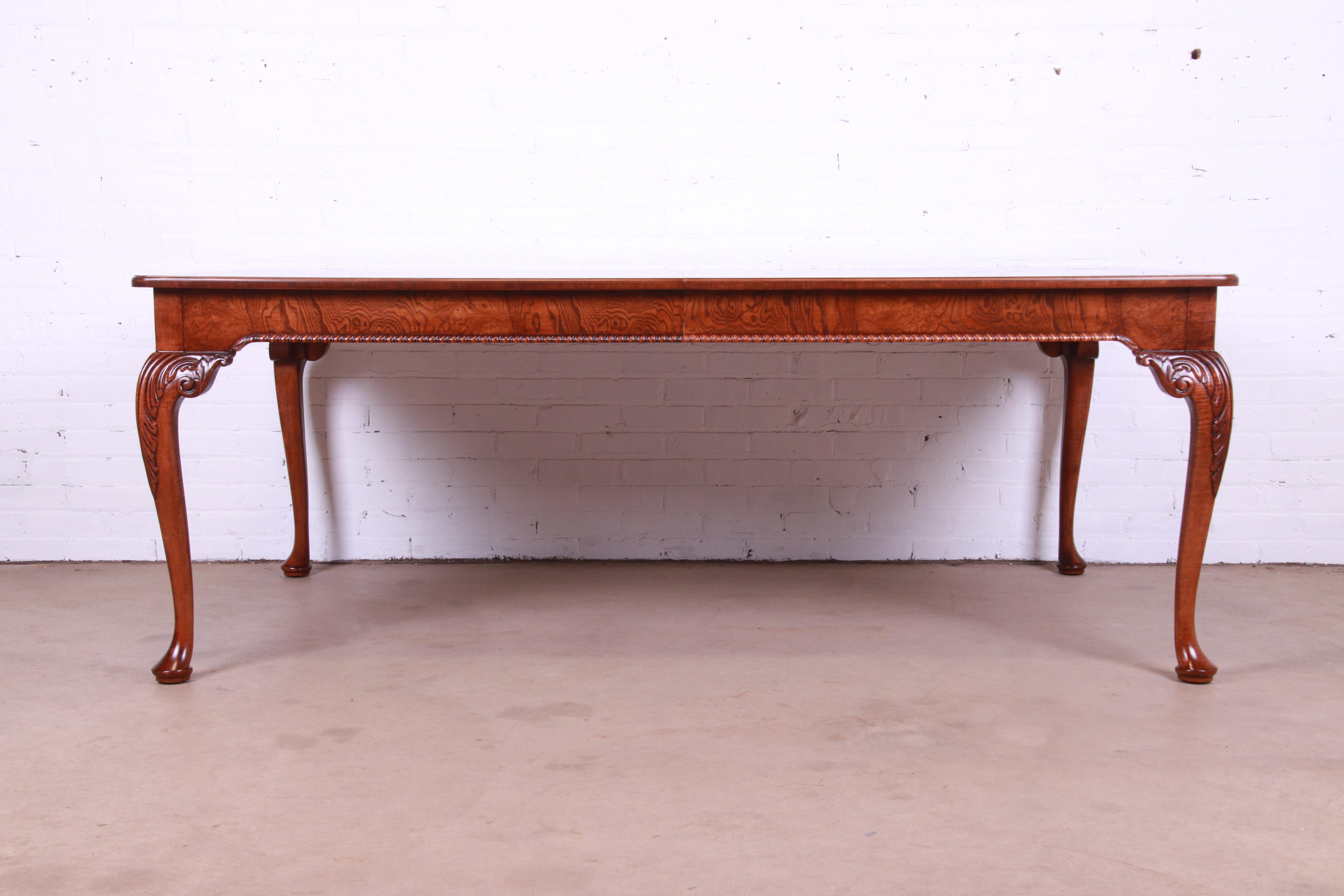 Baker Furniture Stately Homes Chippendale Burled Walnut Dining Table, Refinished For Sale 5