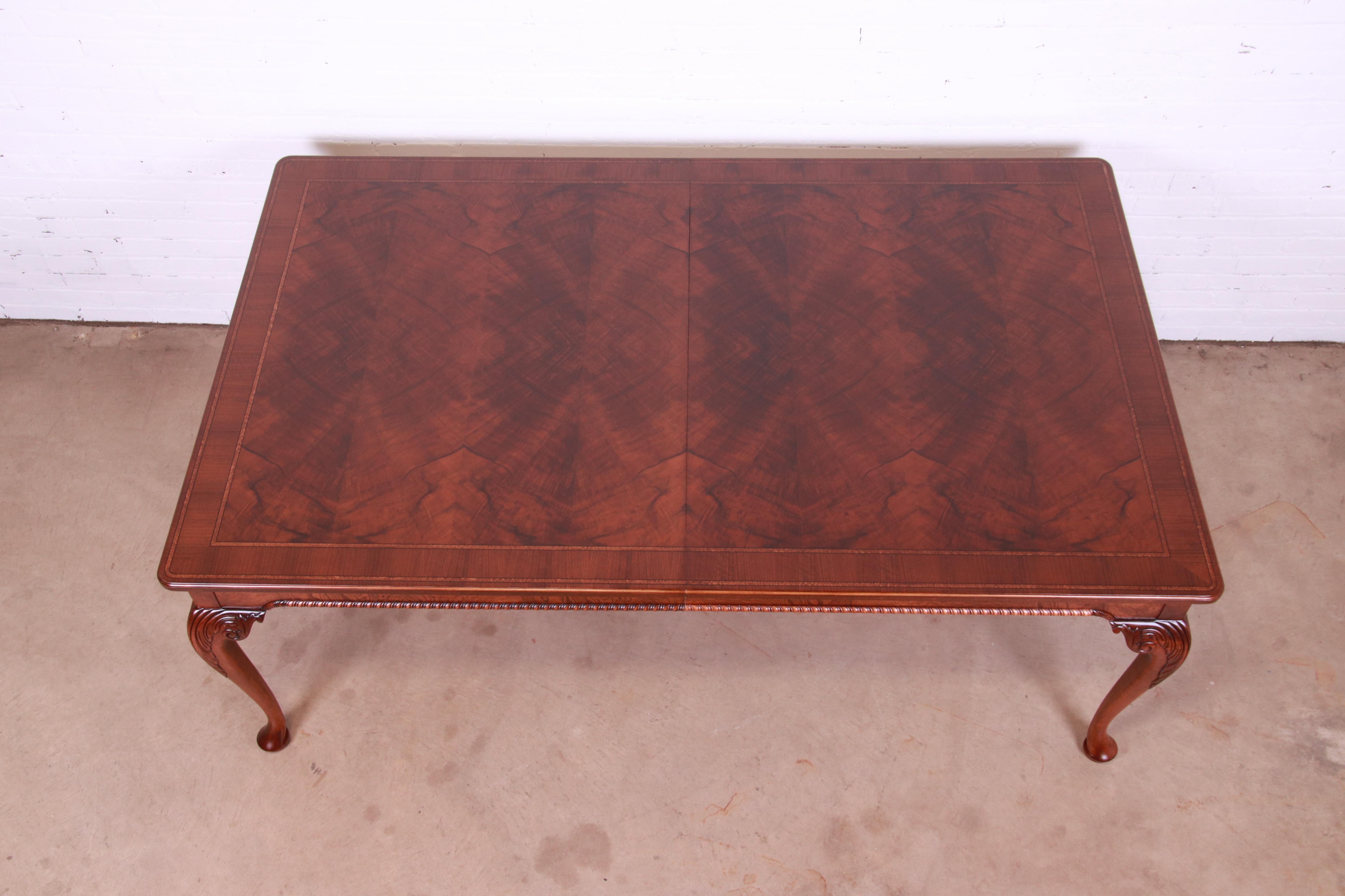 Baker Furniture Stately Homes Chippendale Burled Walnut Dining Table, Refinished For Sale 7