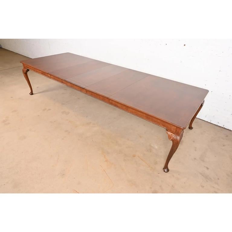 Baker Furniture Stately Homes Chippendale Burled Walnut Dining Table, Refinished For Sale 8