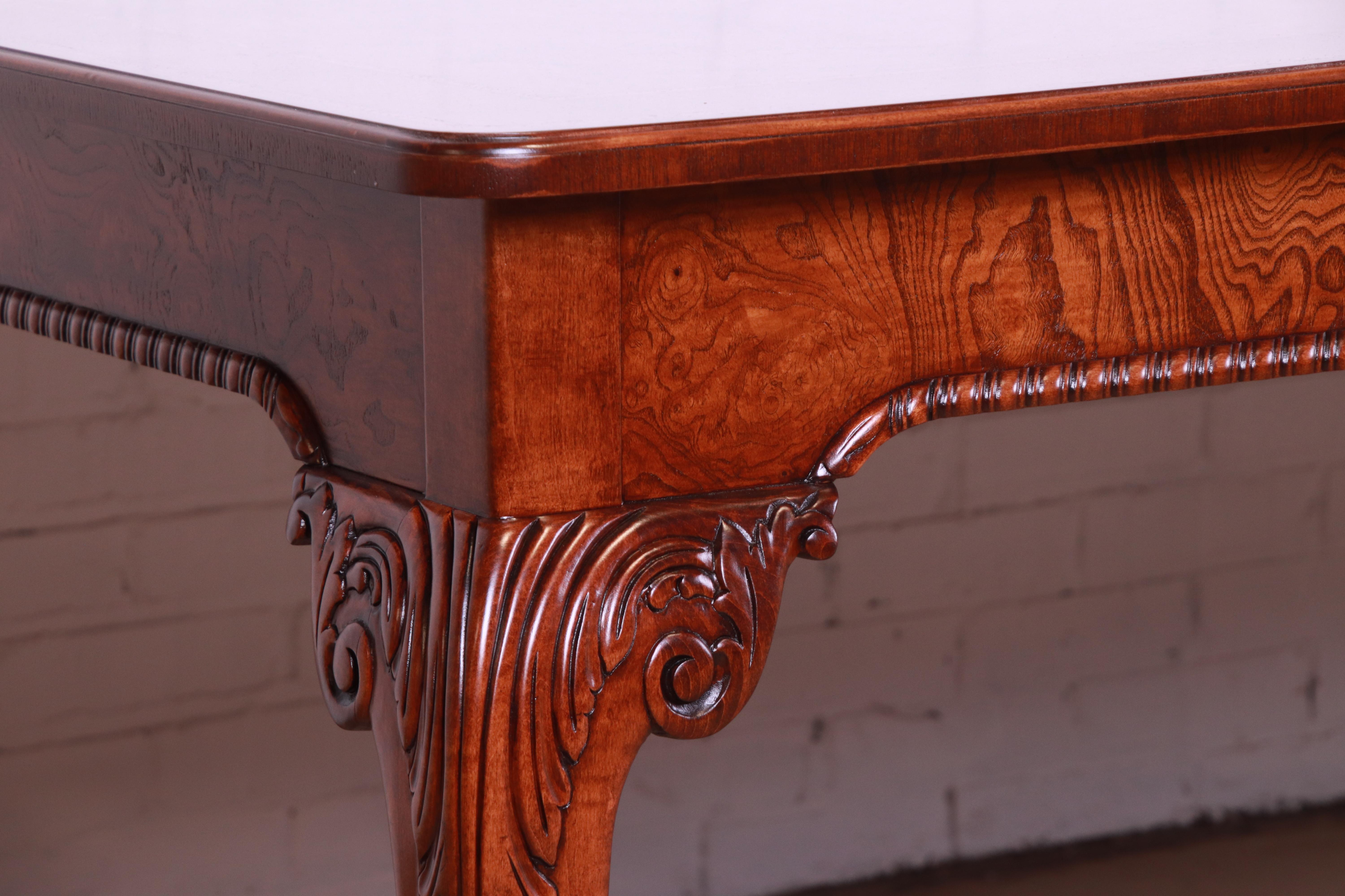 Baker Furniture Stately Homes Chippendale Burled Walnut Dining Table, Refinished For Sale 9