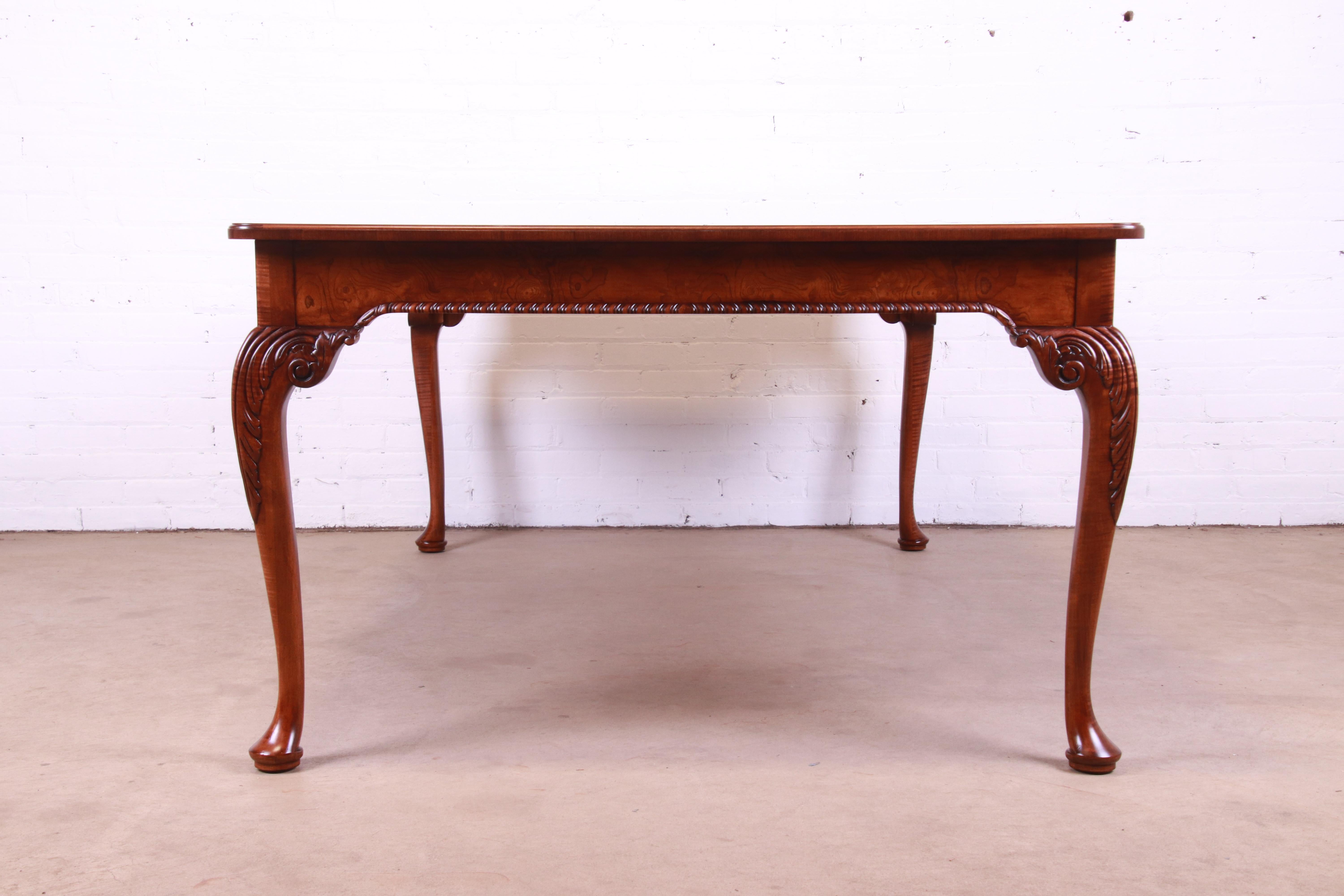 Baker Furniture Stately Homes Chippendale Burled Walnut Dining Table, Refinished For Sale 12