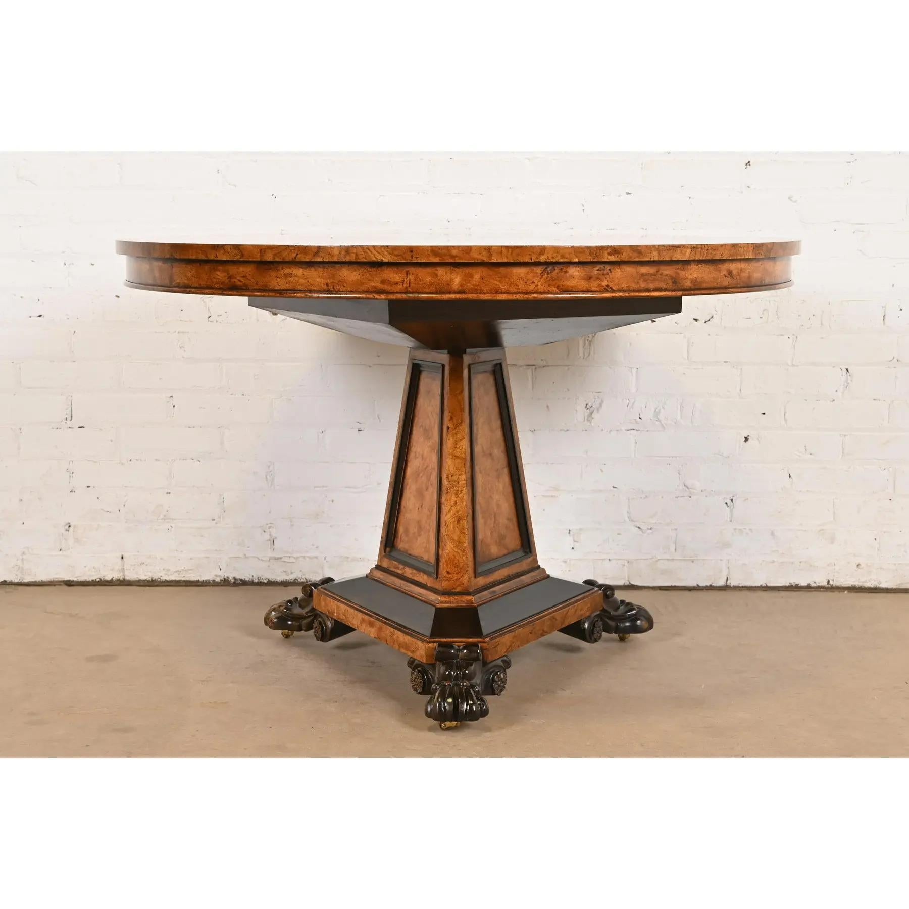 Baker Furniture Colección Stately Homes Mesa de regencia de madera burl y ebonizada Imperio en venta
