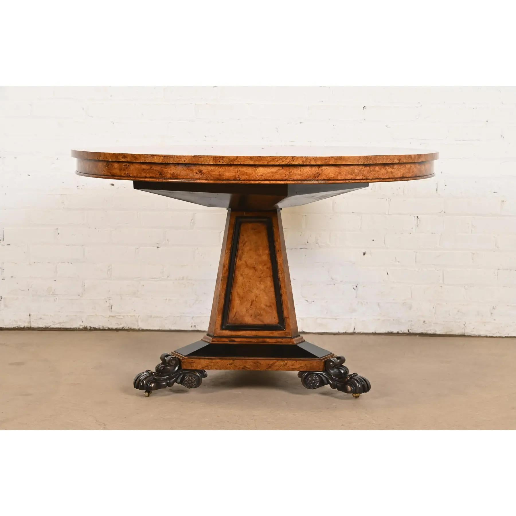 Baker Furniture Colección Stately Homes Mesa de regencia de madera burl y ebonizada en venta 2