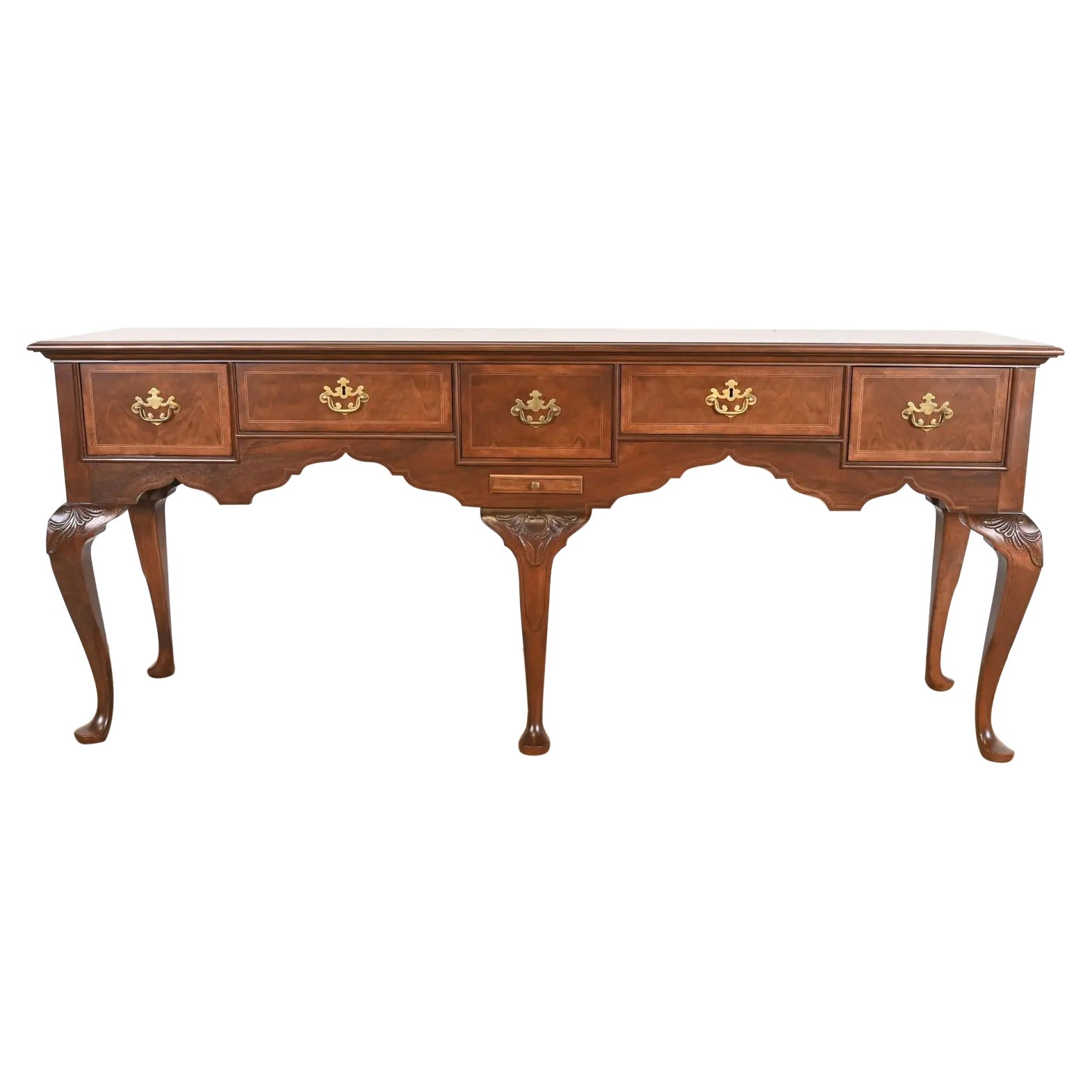 Baker Furniture Stately Homes Collection Georgian Sideboard en noyer, refini