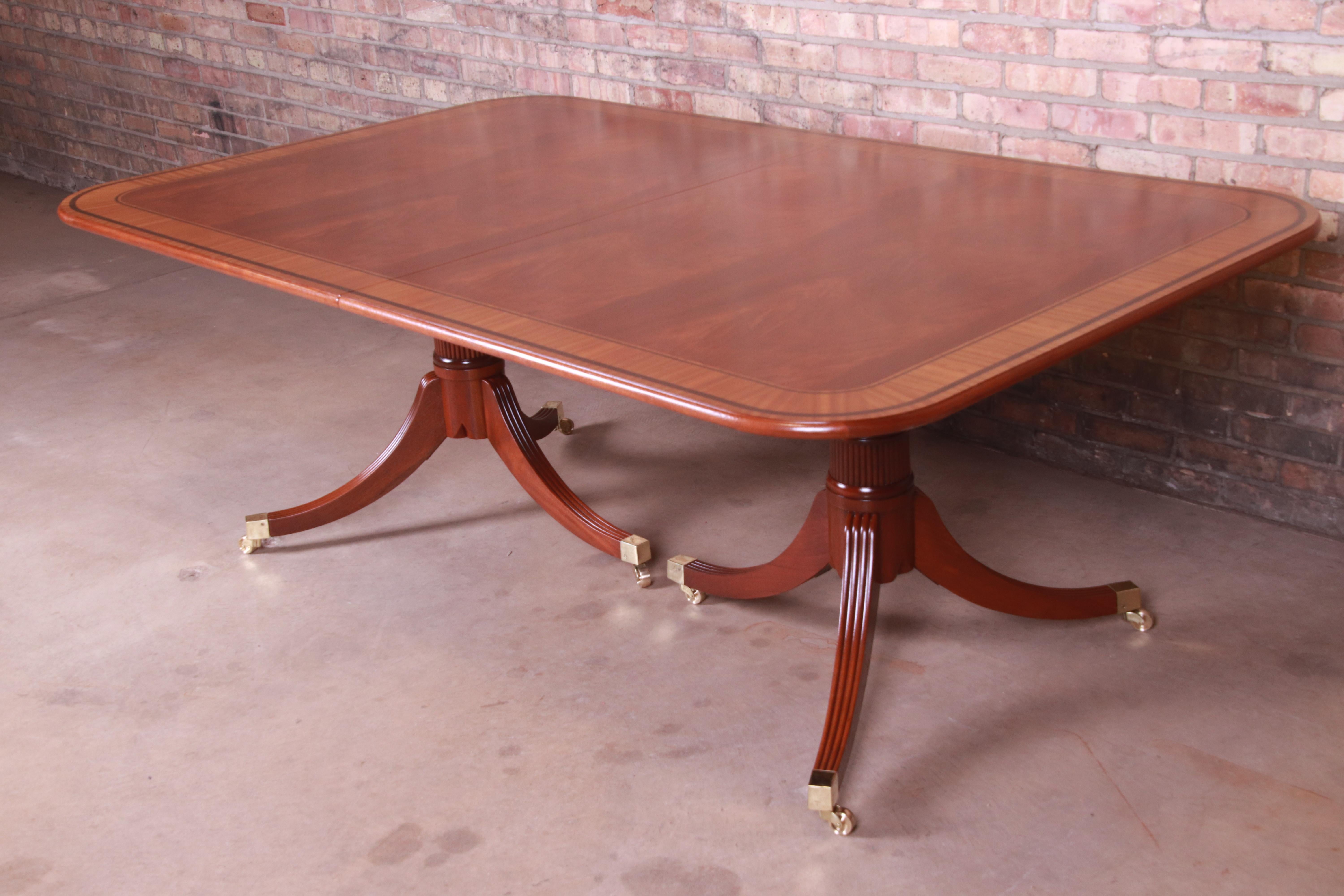 Baker Furniture Stately Homes Georgian Banded Mahogany Dining Table, Restored 3