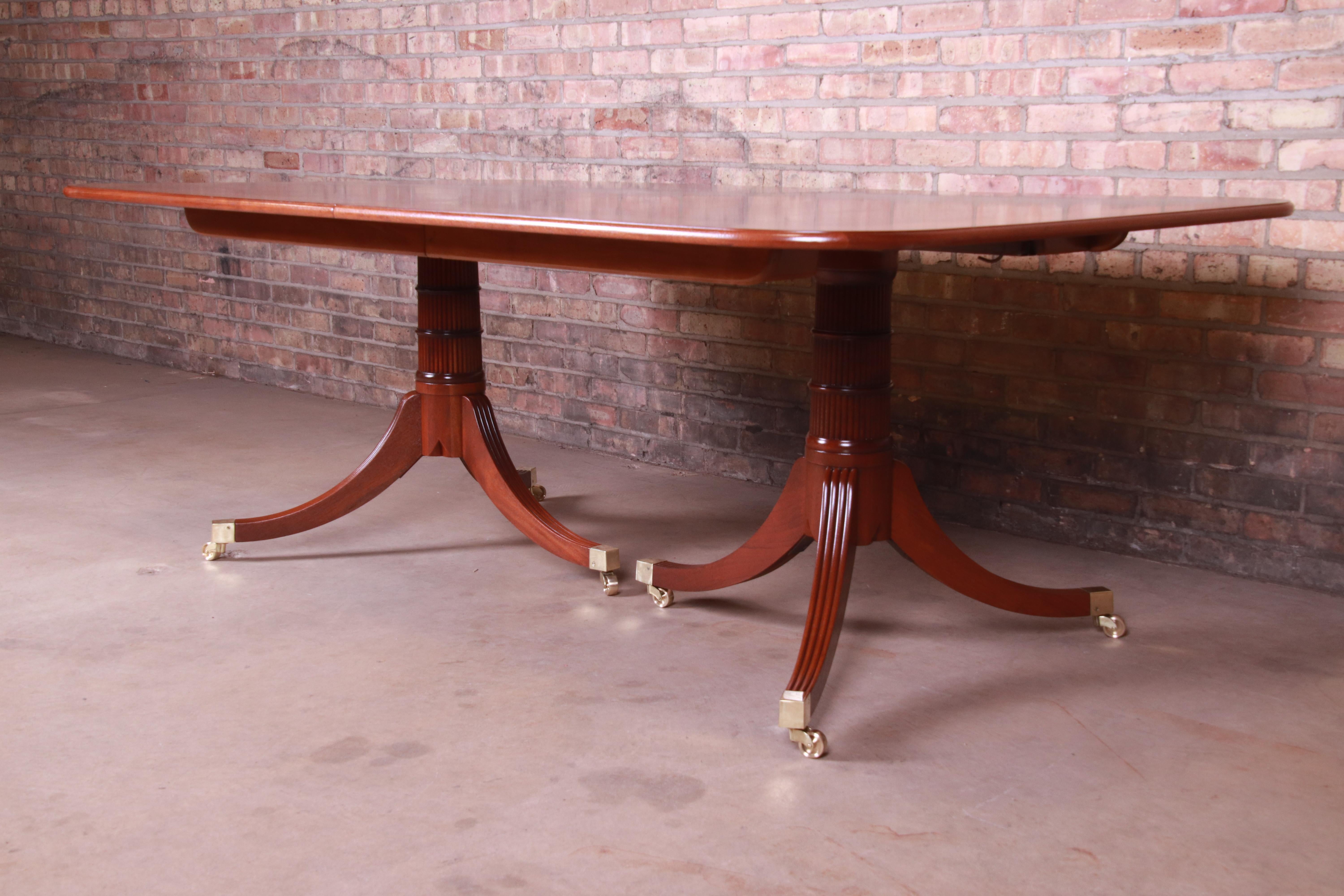 Baker Furniture Stately Homes Georgian Banded Mahogany Dining Table, Restored 4