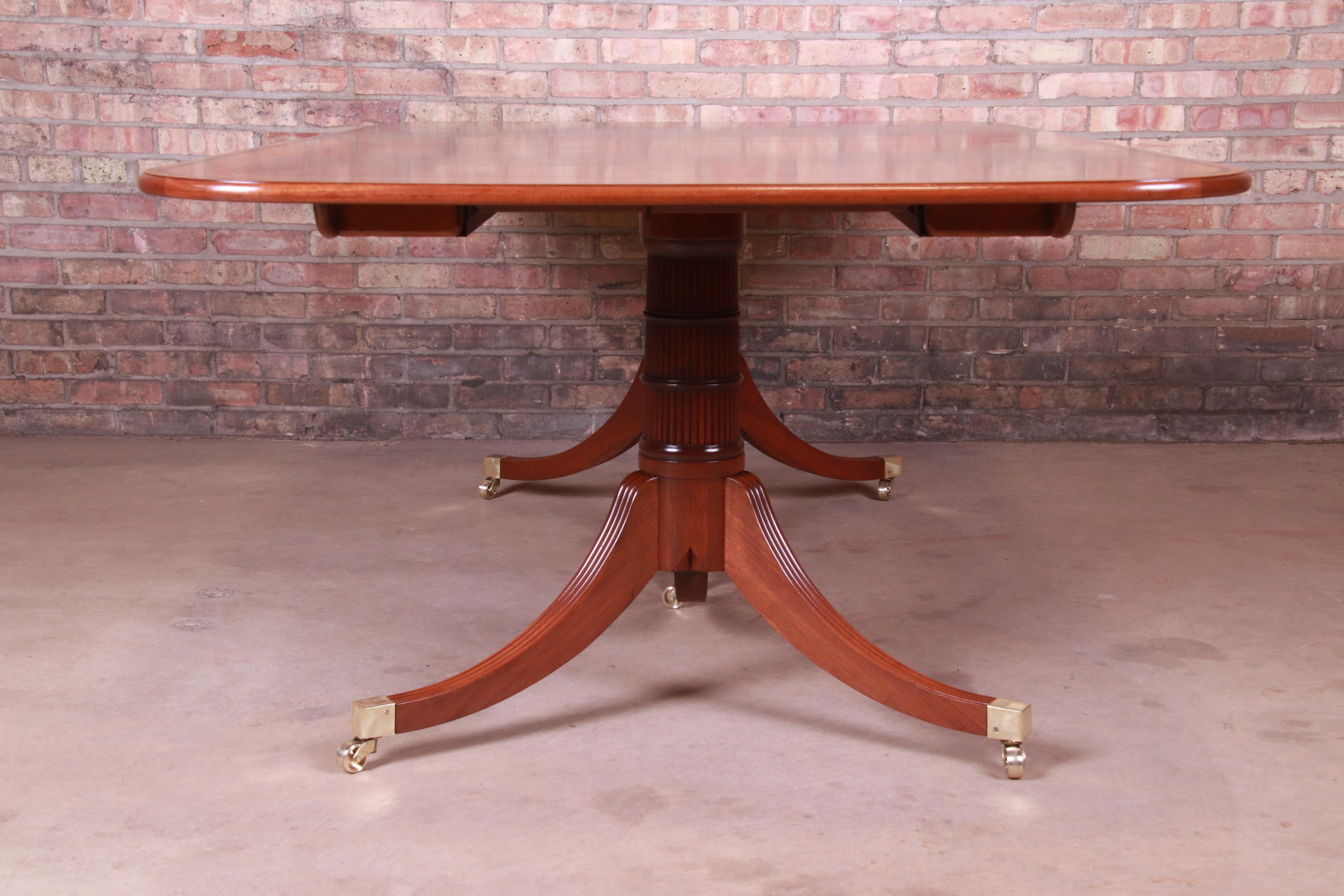 Baker Furniture Stately Homes Georgian Banded Mahogany Dining Table, Restored 8