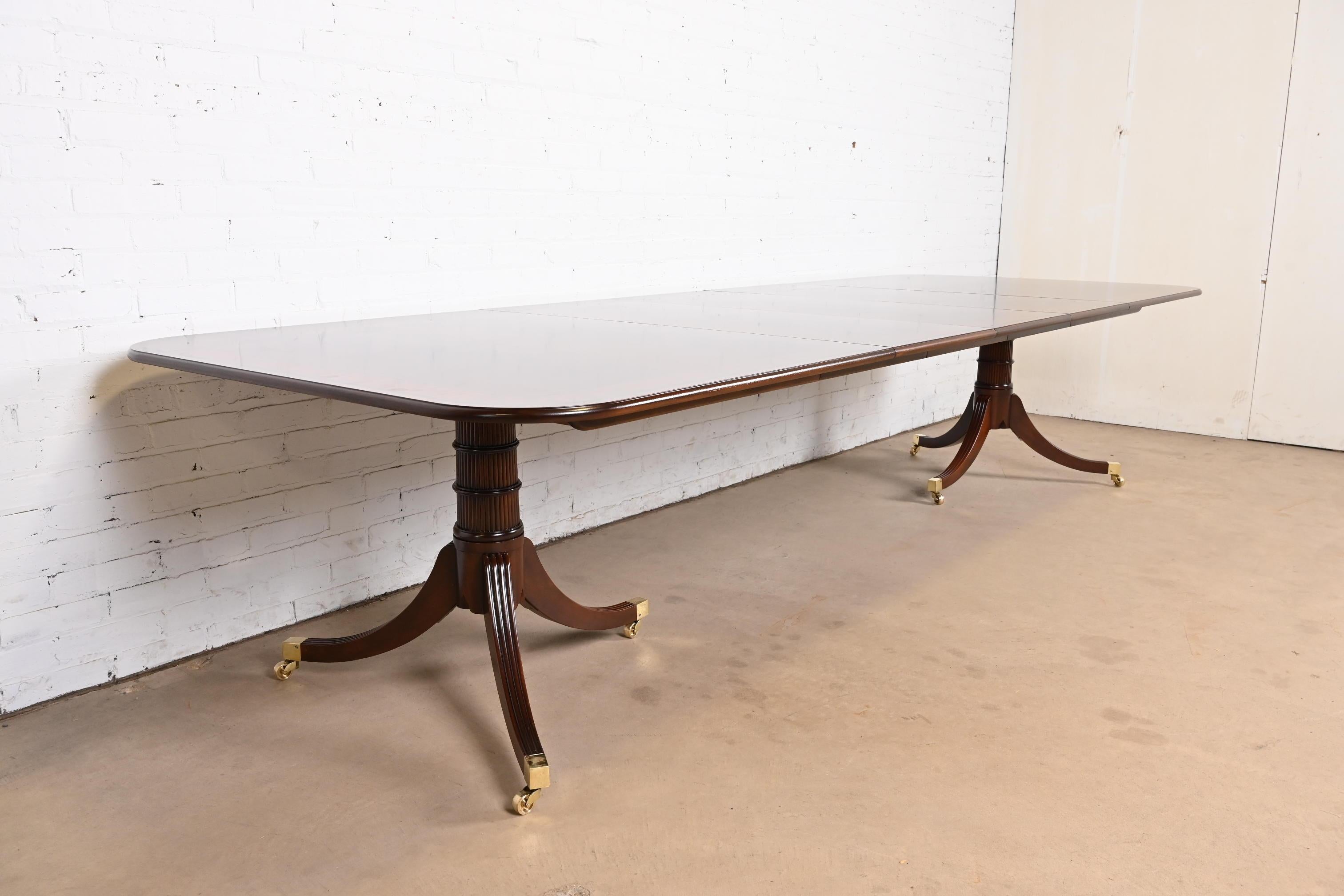 Baker Furniture Stately Homes Mesa Georgiana de Caoba con Doble Pedestal en Bueno estado para la venta en South Bend, IN