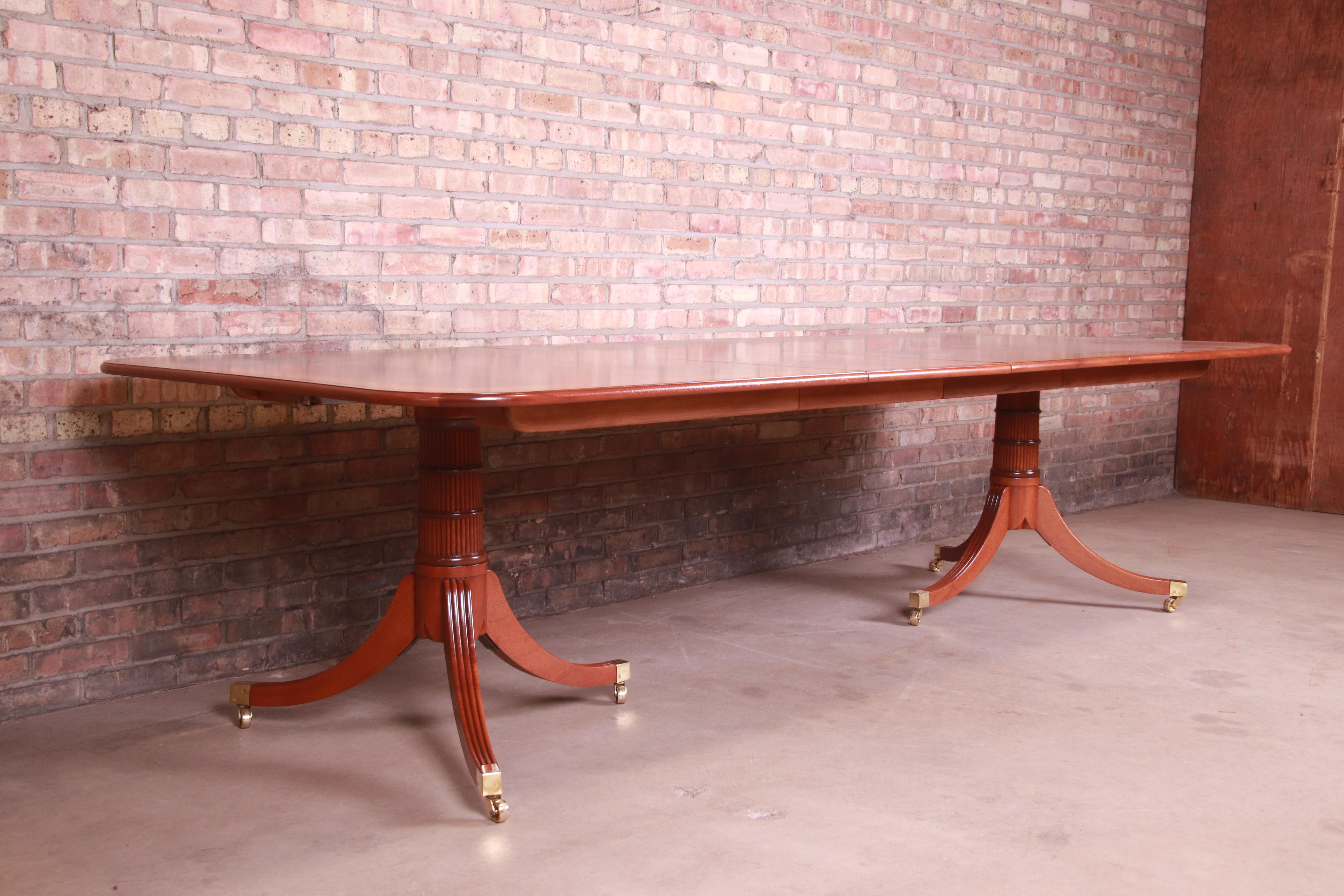 American Baker Furniture Stately Homes Georgian Mahogany Dining Table, Newly Refinished For Sale