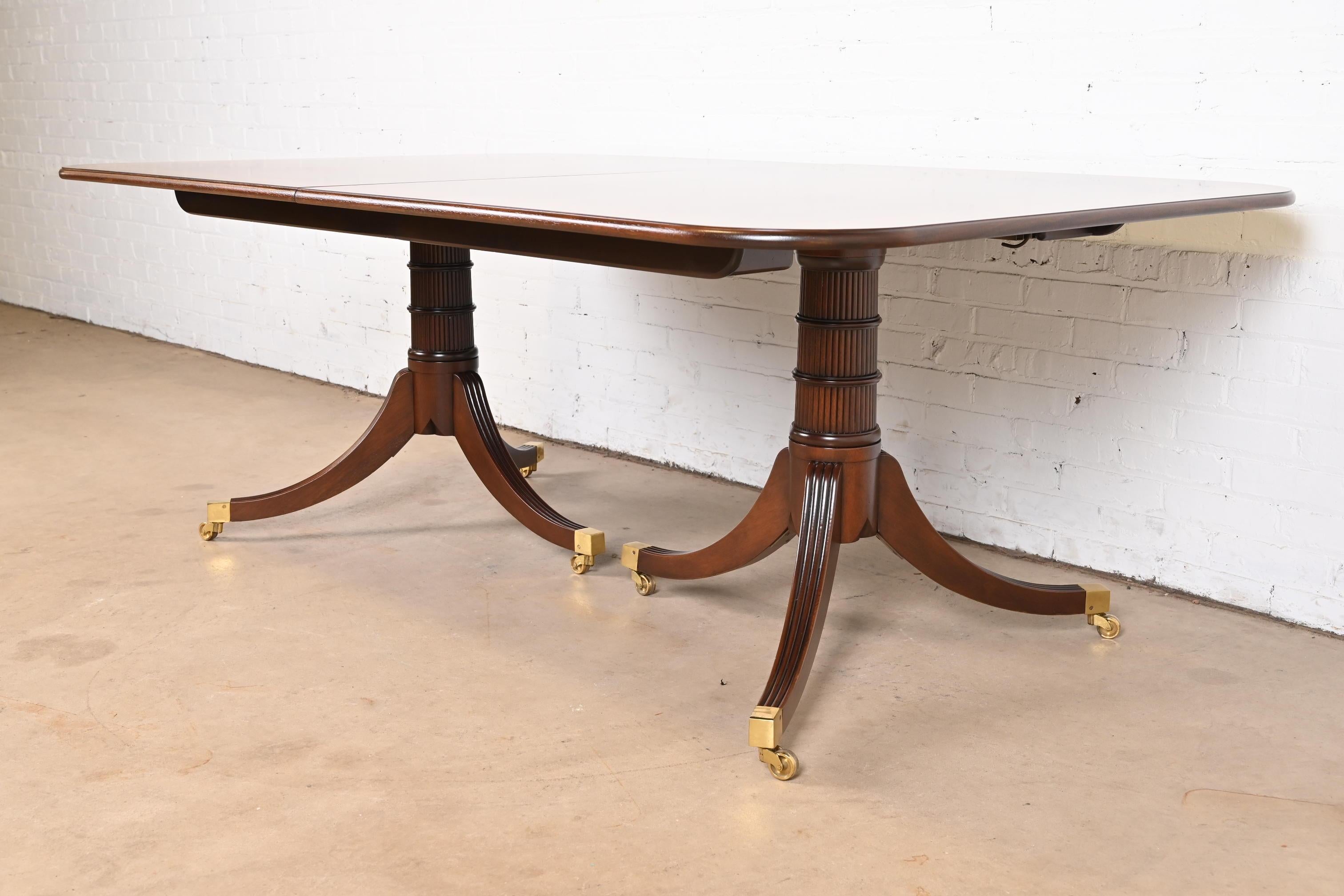 Baker Furniture Stately Homes Georgian Mahogany Double Pedestal Dining Table 10