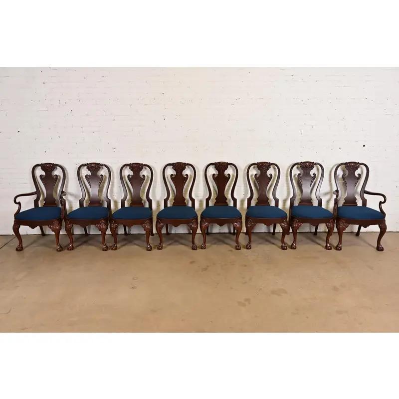 Baker Furniture Stately Homes Georgian Walnut Esszimmerstühle, neu lackiert im Zustand „Gut“ im Angebot in South Bend, IN