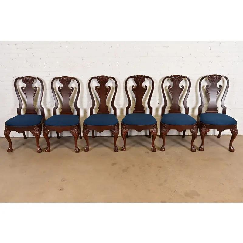 Baker Furniture Stately Homes Georgian Walnut Esszimmerstühle, neu lackiert im Zustand „Gut“ im Angebot in South Bend, IN