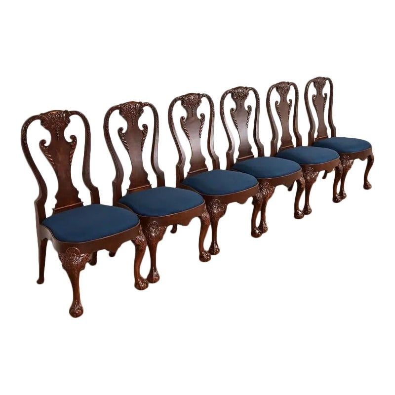 Baker Furniture Stately Homes Georgian Walnut Esszimmerstühle, neu lackiert