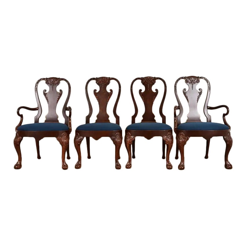 Baker Furniture Stately Homes Georgian Walnut Esszimmerstühle, neu lackiert