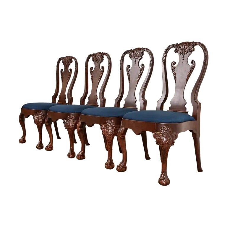 Baker Furniture Stately Homes Georgian Walnut Esszimmerstühle, neu lackiert