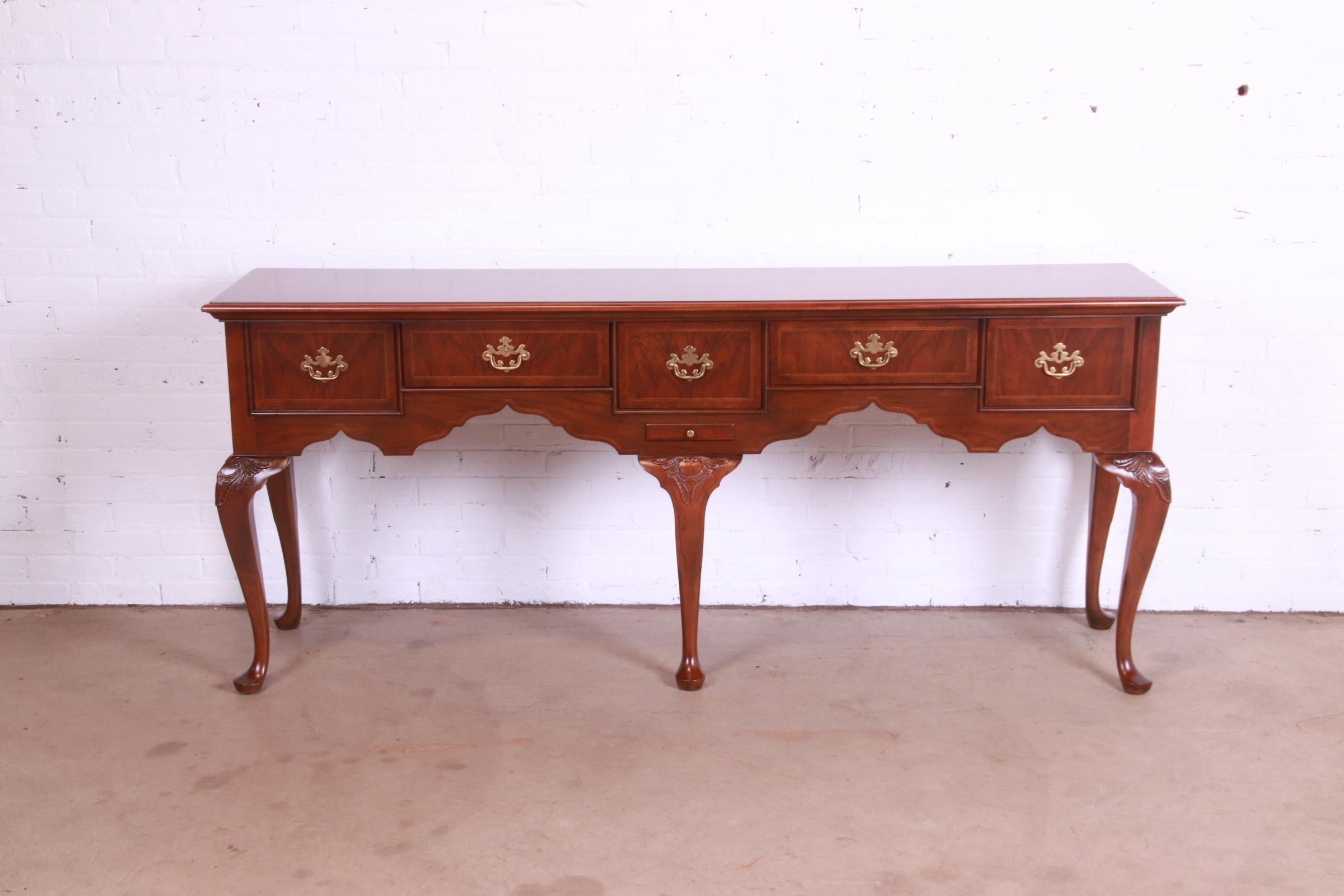 A rare and exceptional Georgian or Queen Anne huntboard or sideboard

By Baker Furniture, the exclusive 