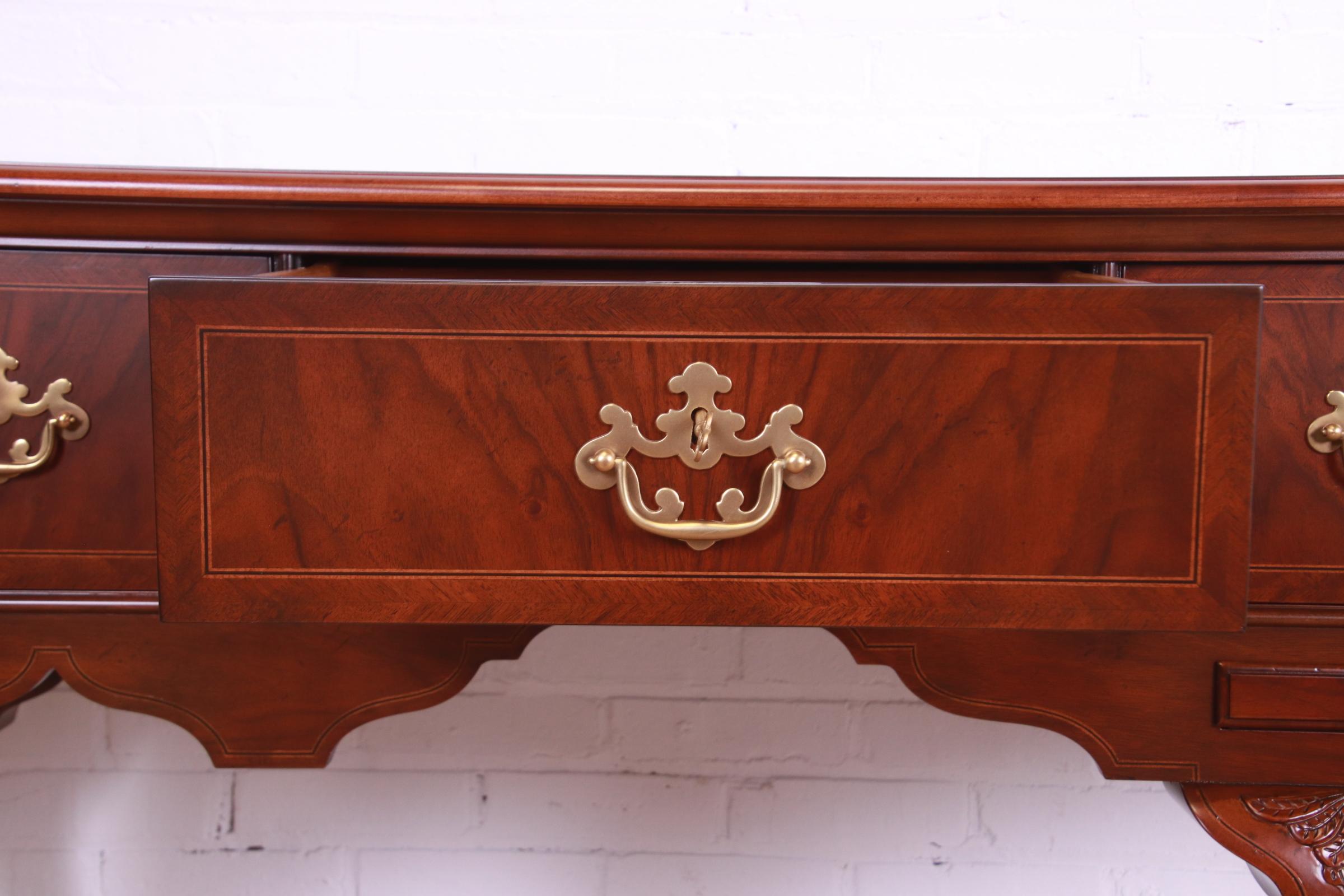 Baker Furniture Stately Homes Queen Anne Walnut Huntboard Sideboard, Refinished 3