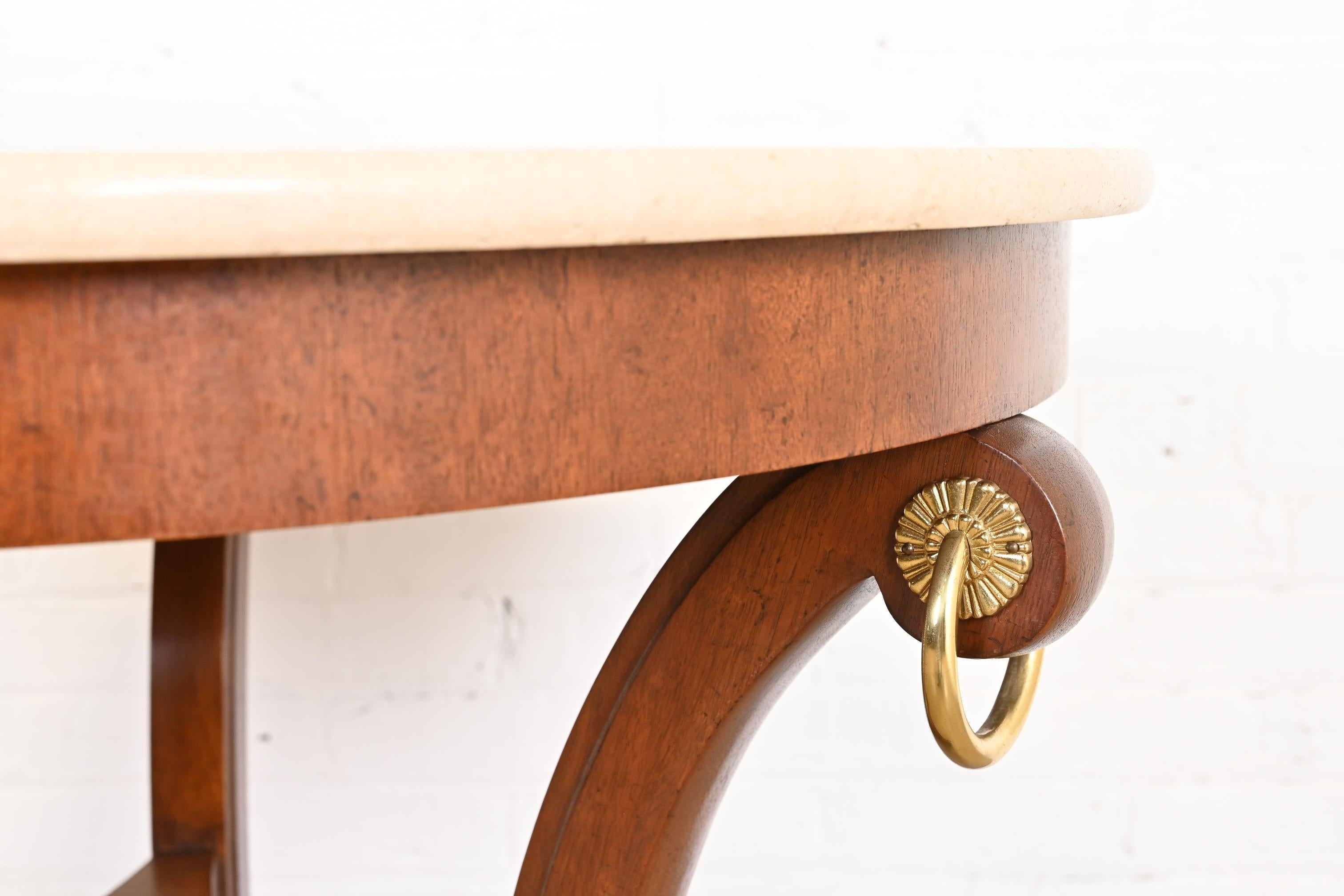 Baker Furniture Stately Homes, geschnitzter Mahagoni-Mitteltisch mit Marmorplatte im Angebot 3