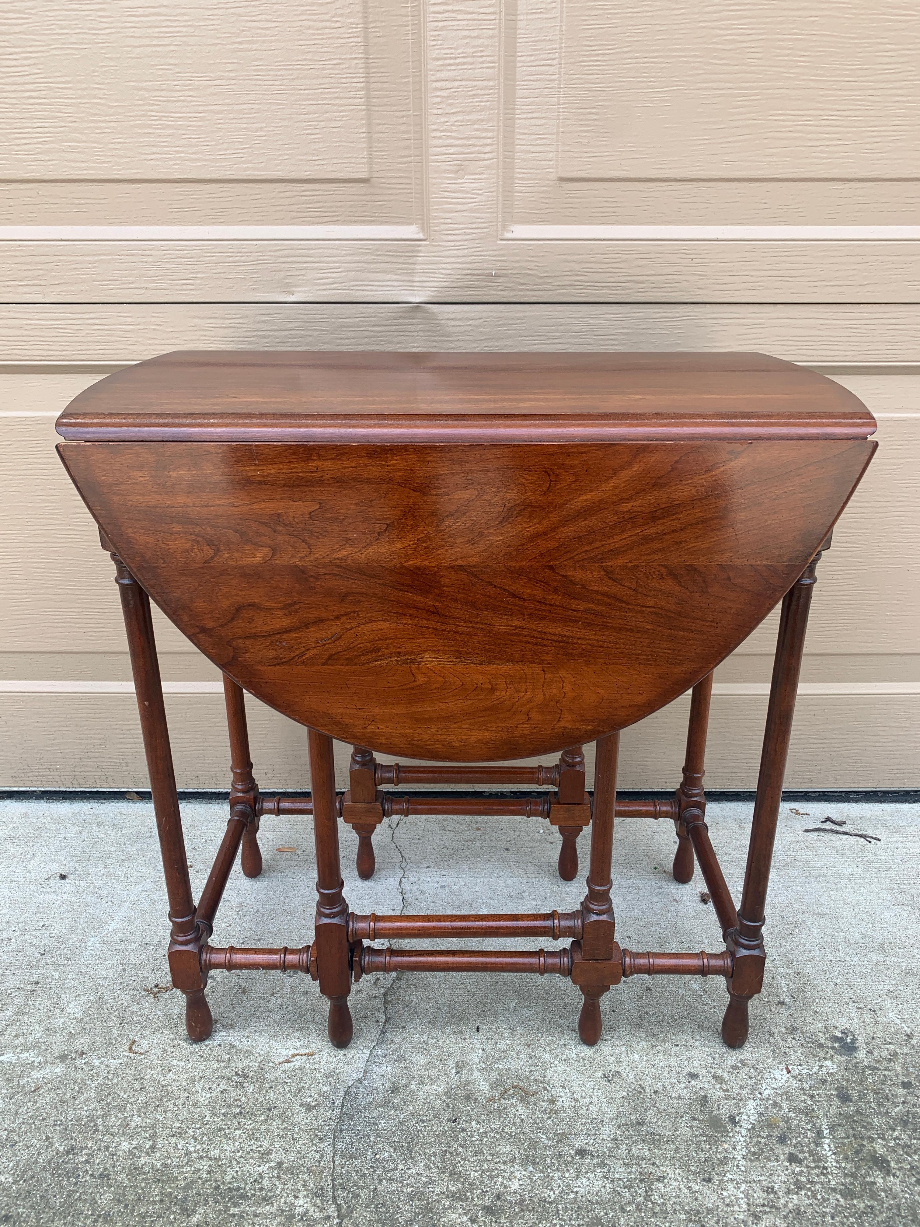 Baker Furniture Style American Colonial Solid Walnut Drop Leaf Side Table, 1960s 6