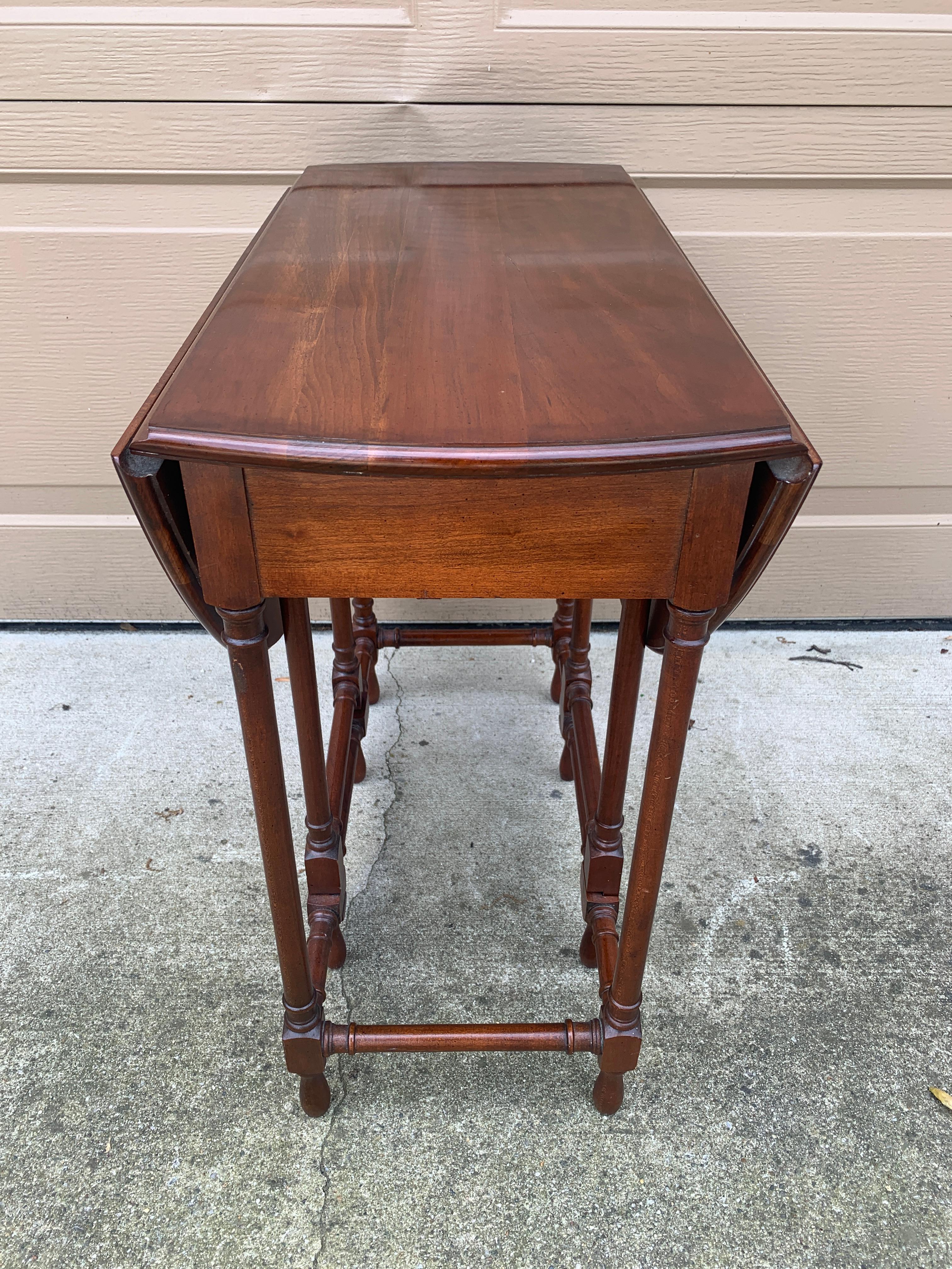 Baker Furniture Style American Colonial Solid Walnut Drop Leaf Side Table, 1960s 7