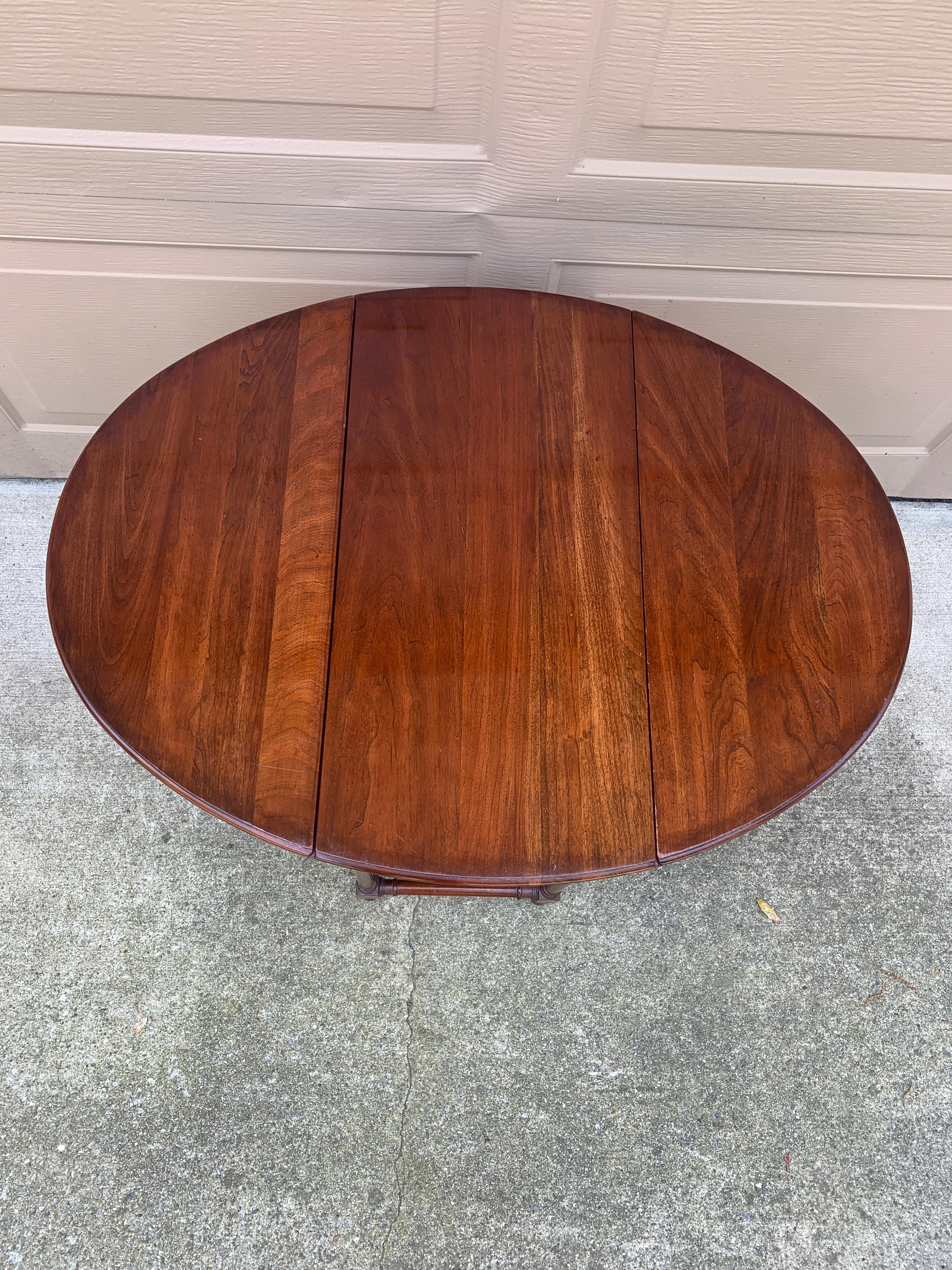 Baker Furniture Style American Colonial Solid Walnut Drop Leaf Side Table, 1960s 2