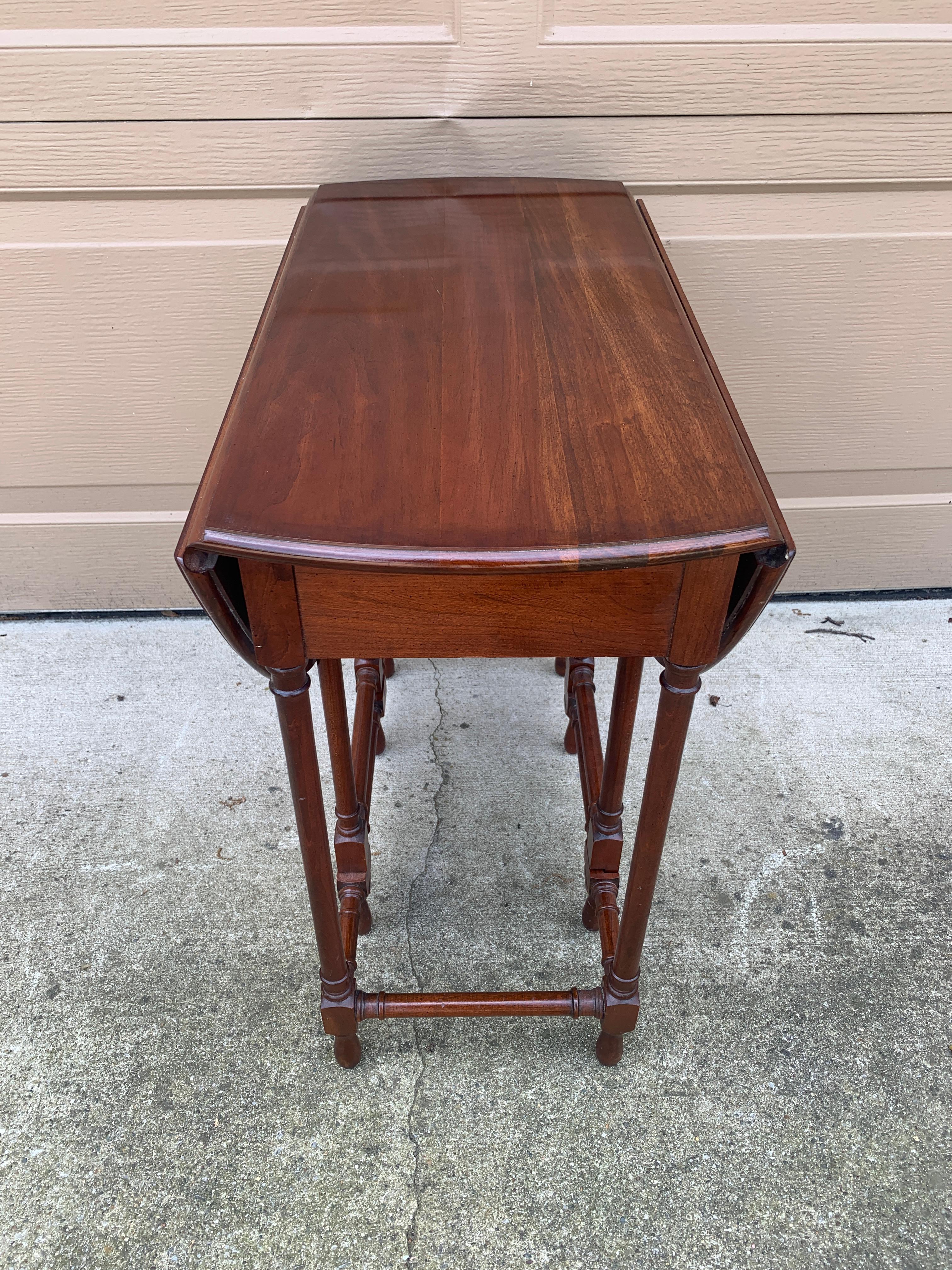 Baker Furniture Style American Colonial Solid Walnut Drop Leaf Side Table, 1960s 3