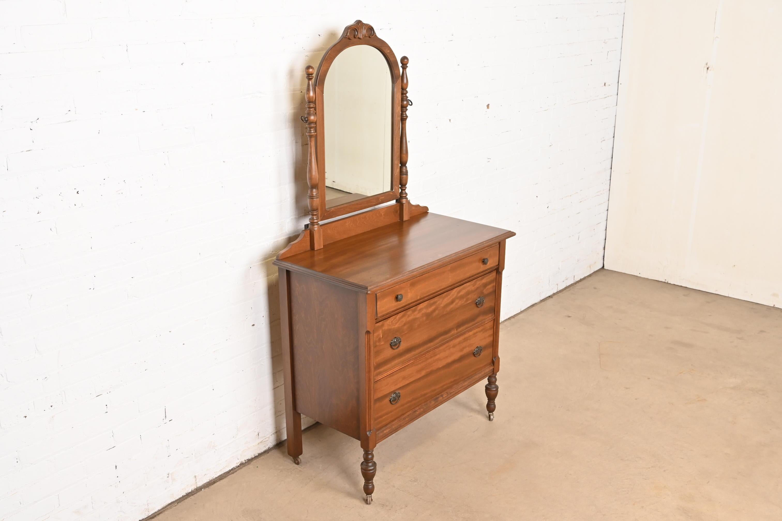 Baker Möbel Stil Antique French Regency Louis XVI Mahagoni Eitelkeit Kommode im Zustand „Gut“ im Angebot in South Bend, IN